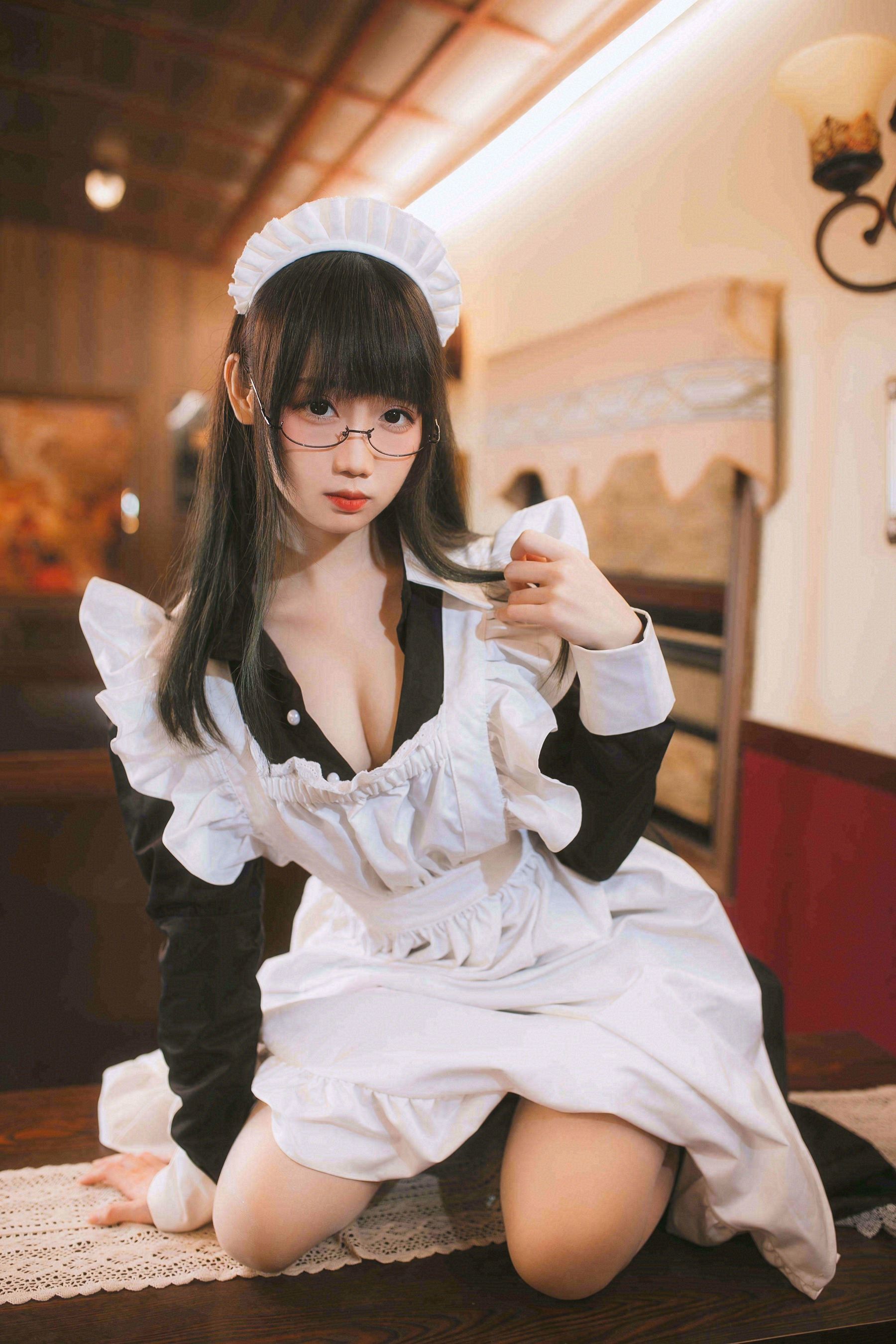 [COSPLAY] 焖焖碳 – 女仆