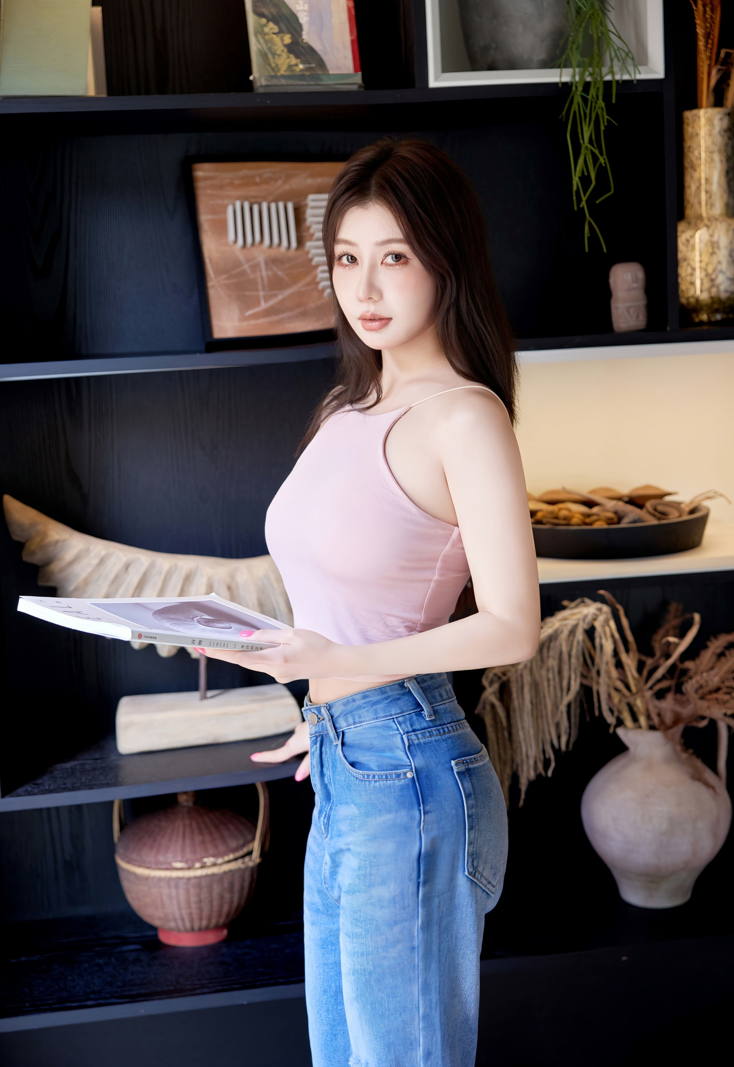 [XiuRen秀人网] 2025.11.13 No.10983 尹甜甜sunny 粉色常服 蓝色牛仔裤 性感写真 [83+1P]