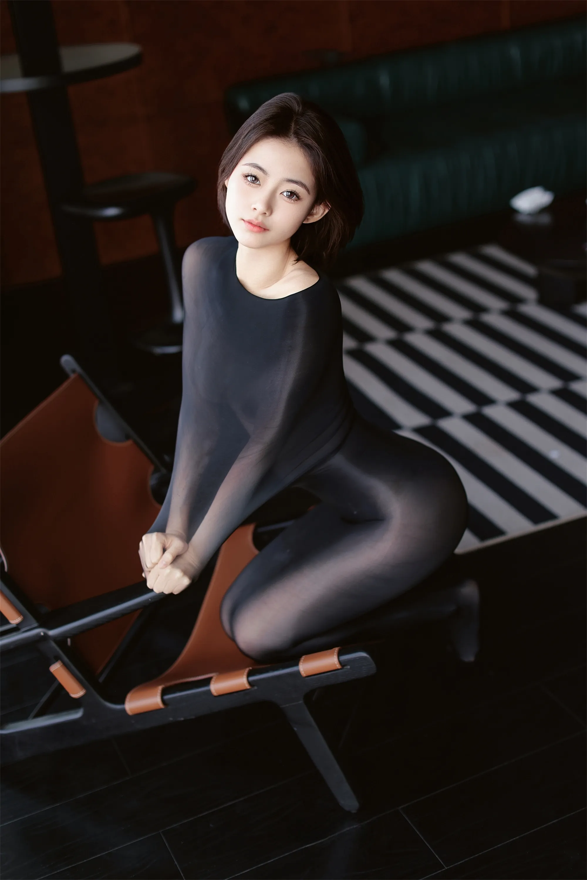 [秀人内购] 小橘子 诱人私拍福利 黑纱曼妙身姿