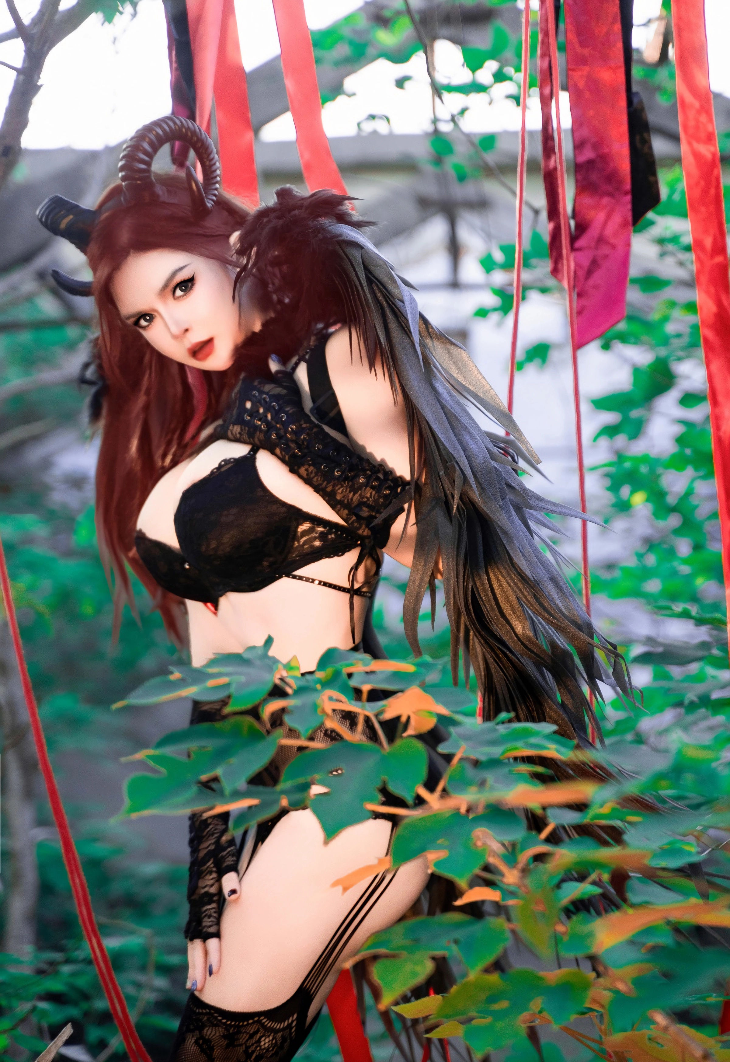 [XiuRen秀人网] 2025.11.17 No.10994 伊丽莎有点白 哥特系小恶魔 性感写真 [66+1P]