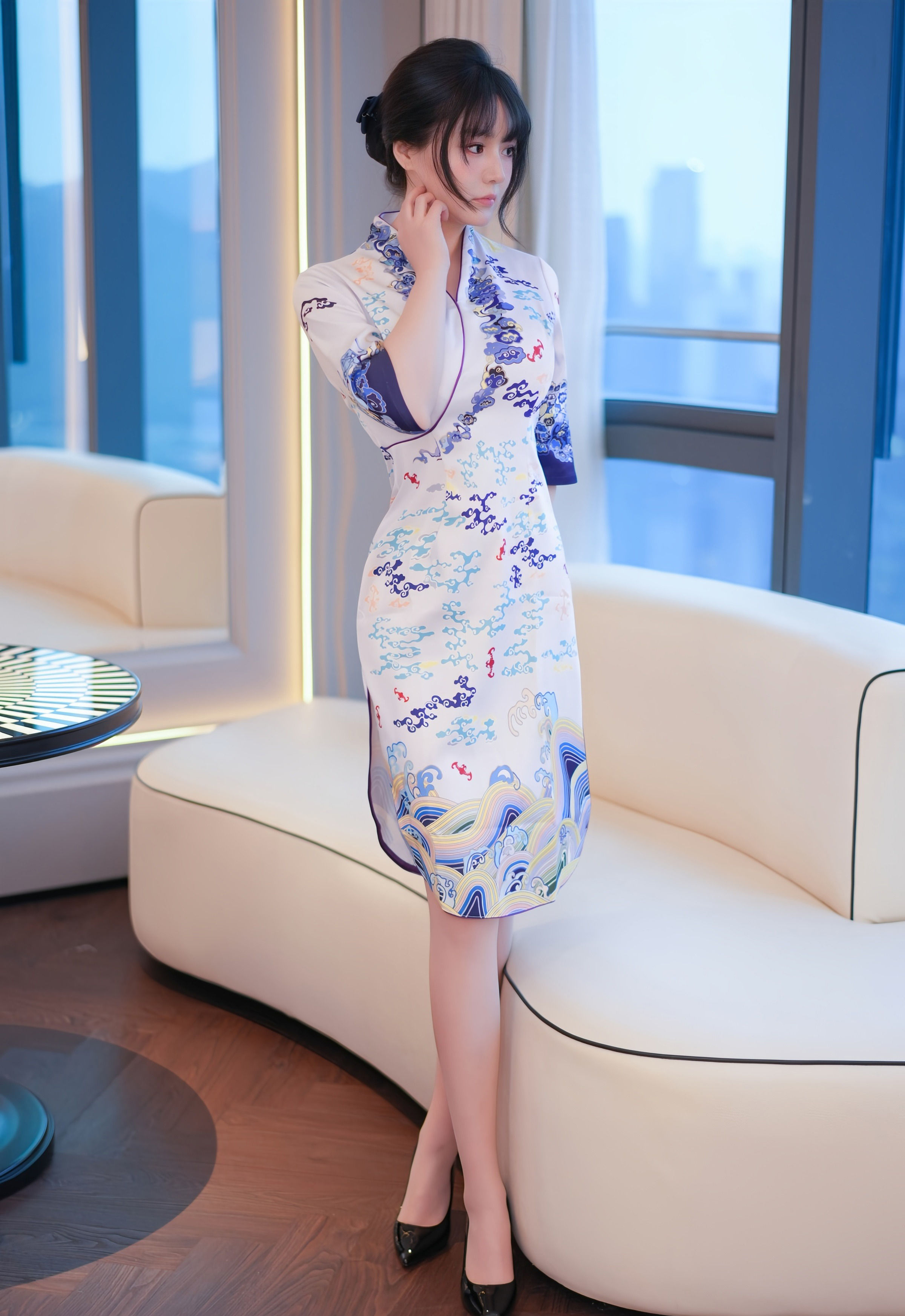 [XiuRen秀人网] 2025.11.18 No.11001 沈南汐RuRu 浅色旗袍 魅惑肉丝 性感写真 [67+1P]