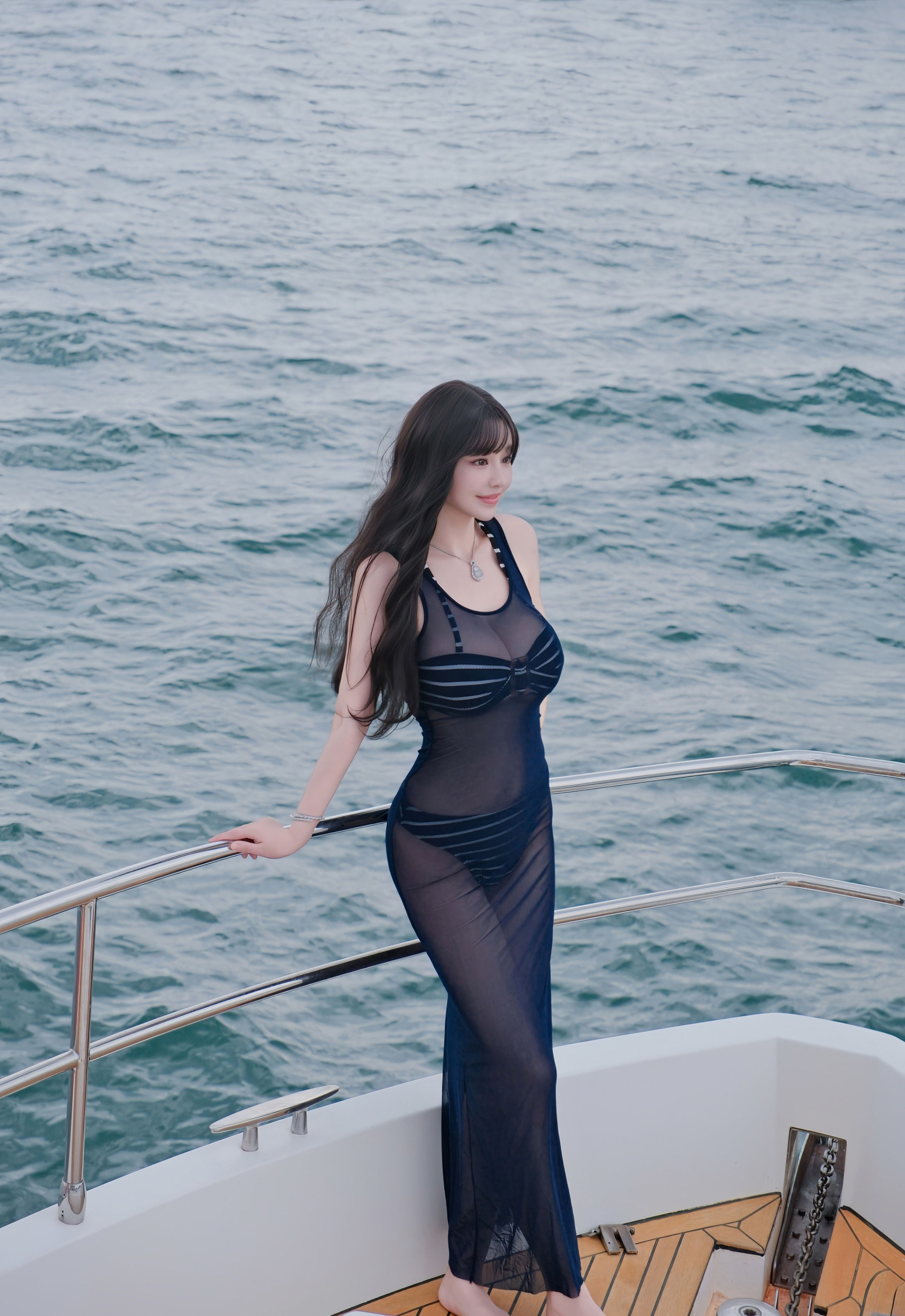 [XiuRen秀人网] 2025.11.21 No.11017 心上可Flora 性感蓝色比基尼 新加坡旅拍写真 [80+1P]