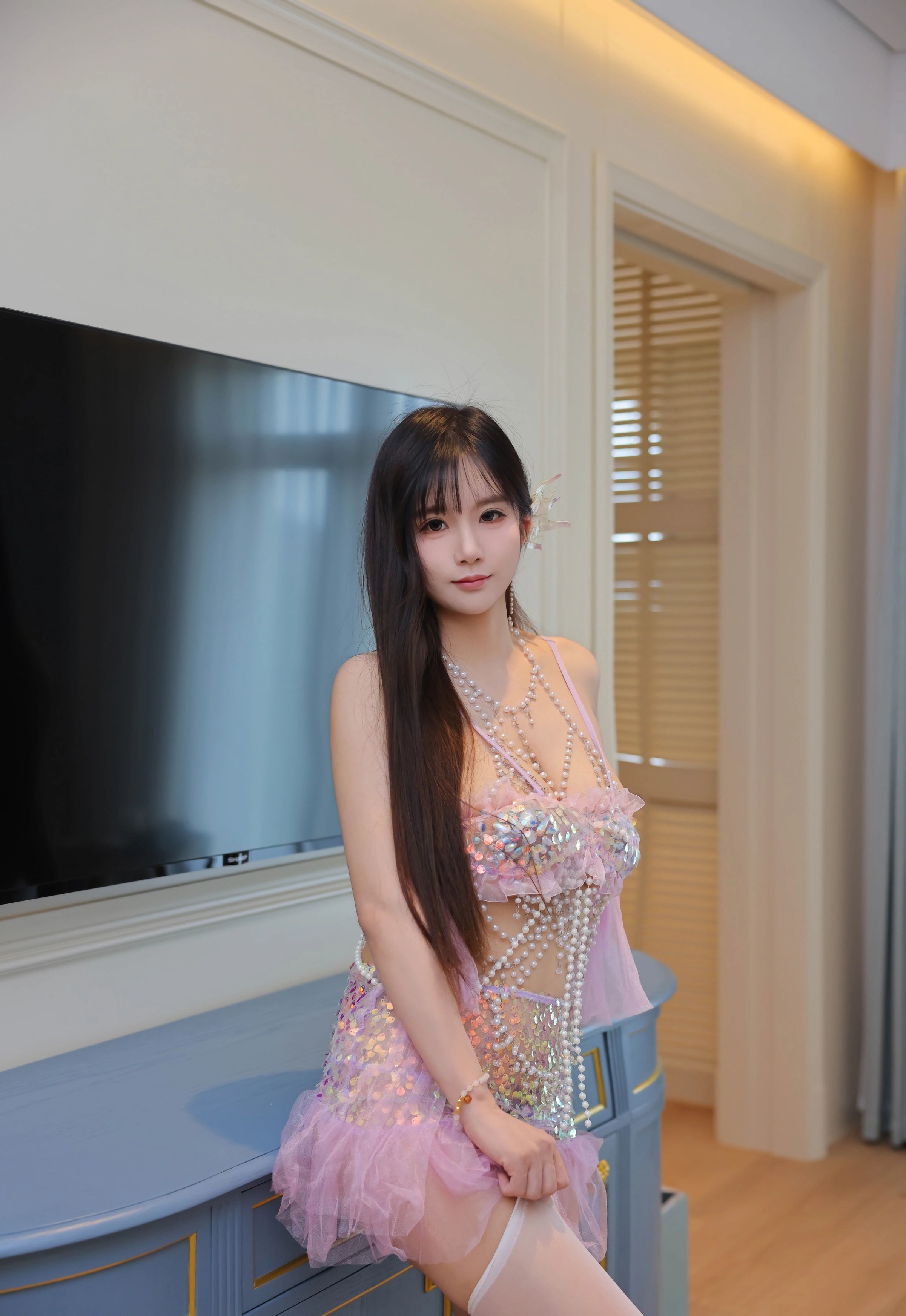 [XiuRen秀人网] 2025.11.21 No.11020 小肉肉咪 紫色情趣内衣 性感写真 [70+1P]