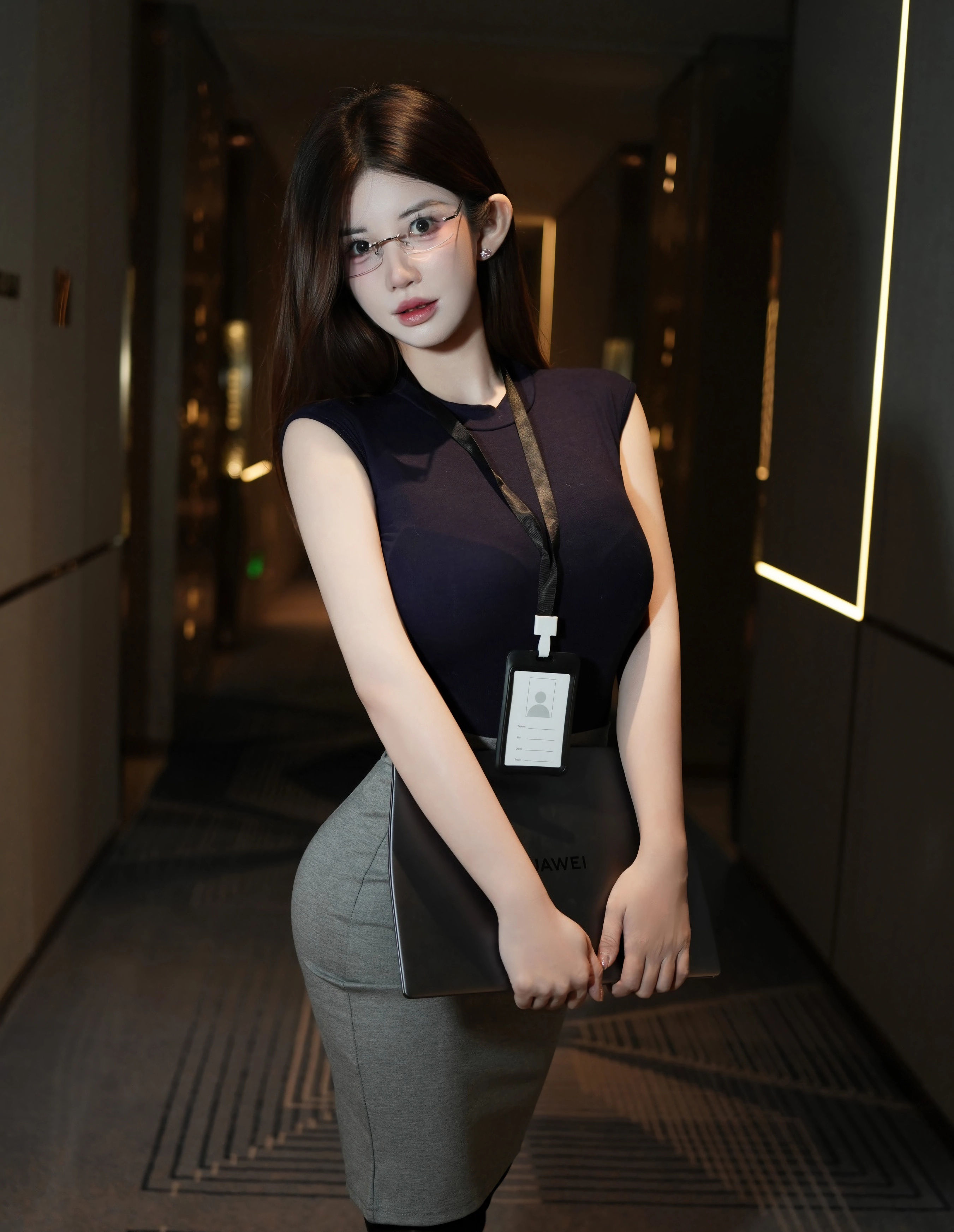 [XiuRen秀人网] 2025.11.24 No.11023 苏甜橙子 深色职业装 魅惑黑丝 性感写真 [55+1P]