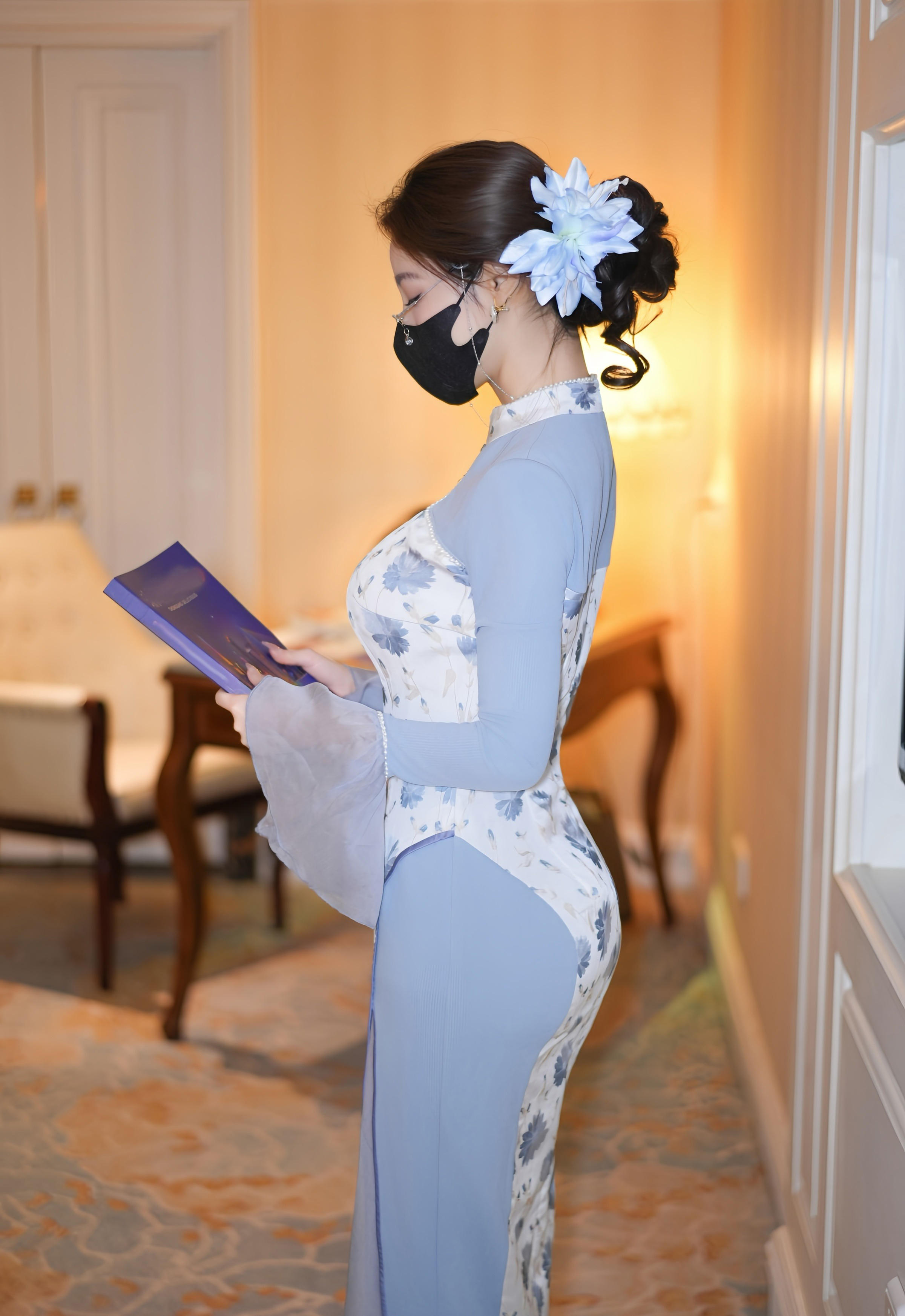 [XiuRen秀人网] 2025.11.26 No.11033 Twins-桃桃 蓝色连衣裙 白色丝袜 性感写真 [80+1P]