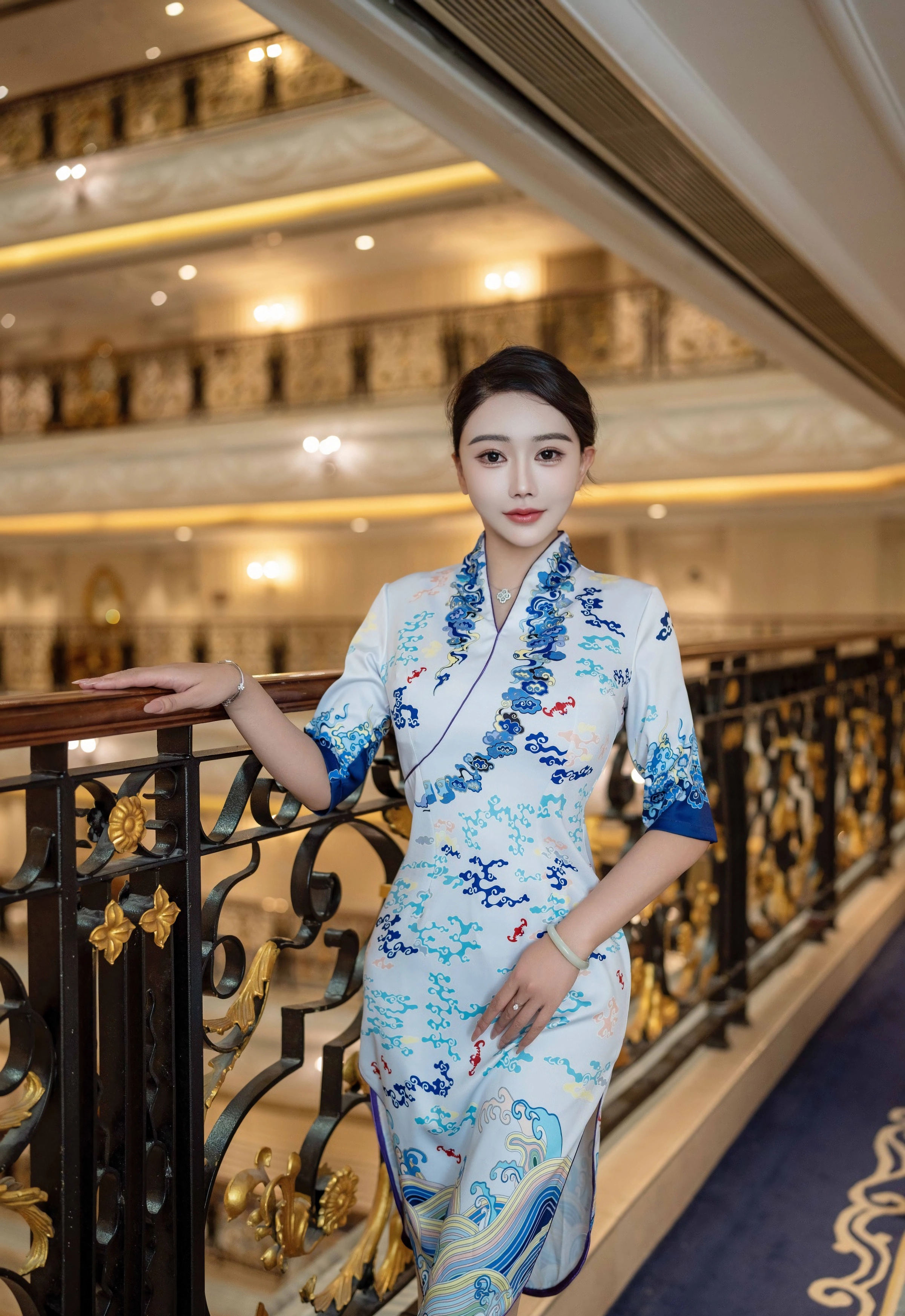 [XINGYAN星颜社] 2025.11.27 VOL.435 李若汐 浅色旗袍 魅惑肉丝 性感写真 [76+1P]