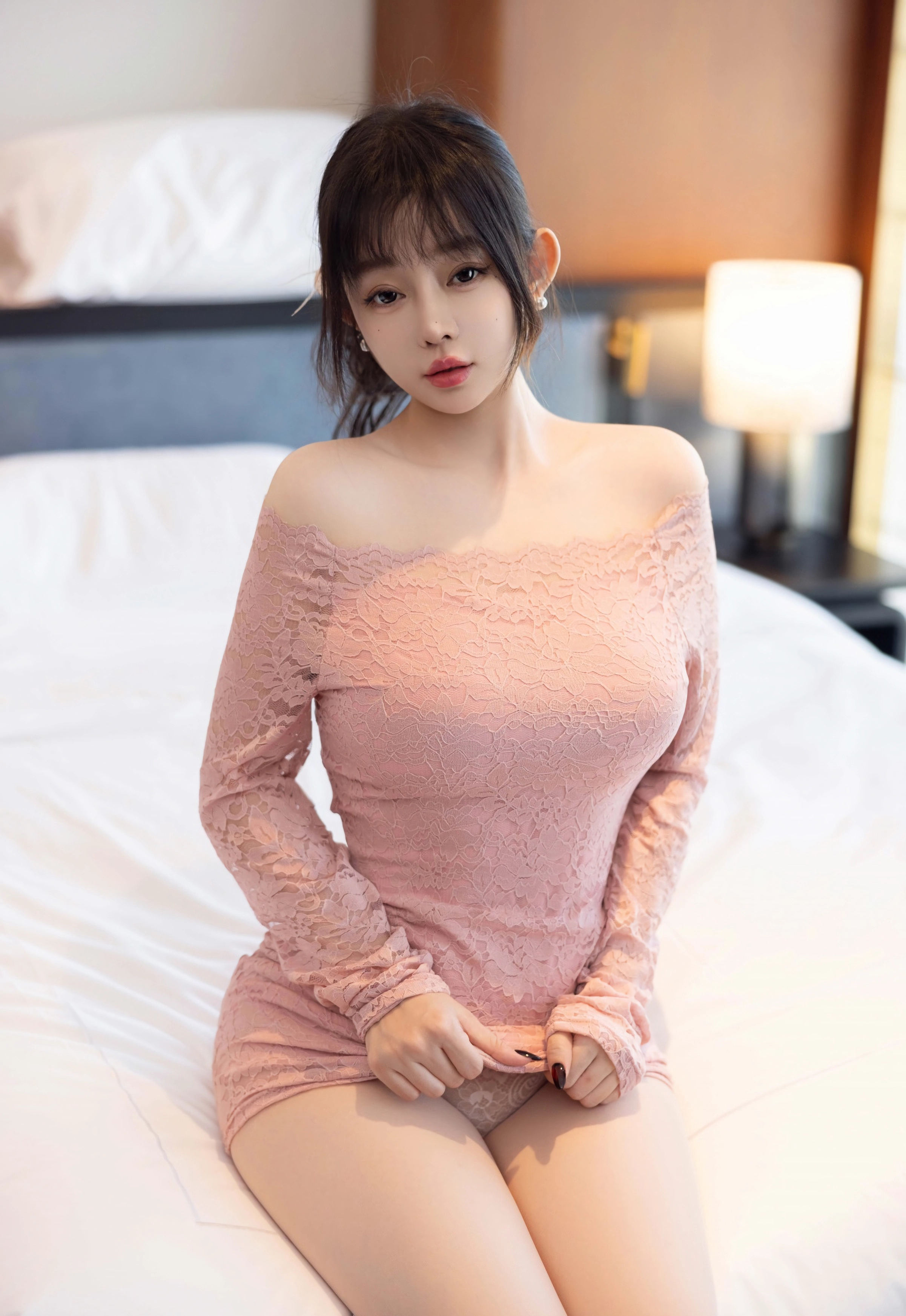 [XiuRen秀人网] 2025.11.28 No.11043 王羽纯✨ 浅色连衣短裙 性感写真 [77+1P]