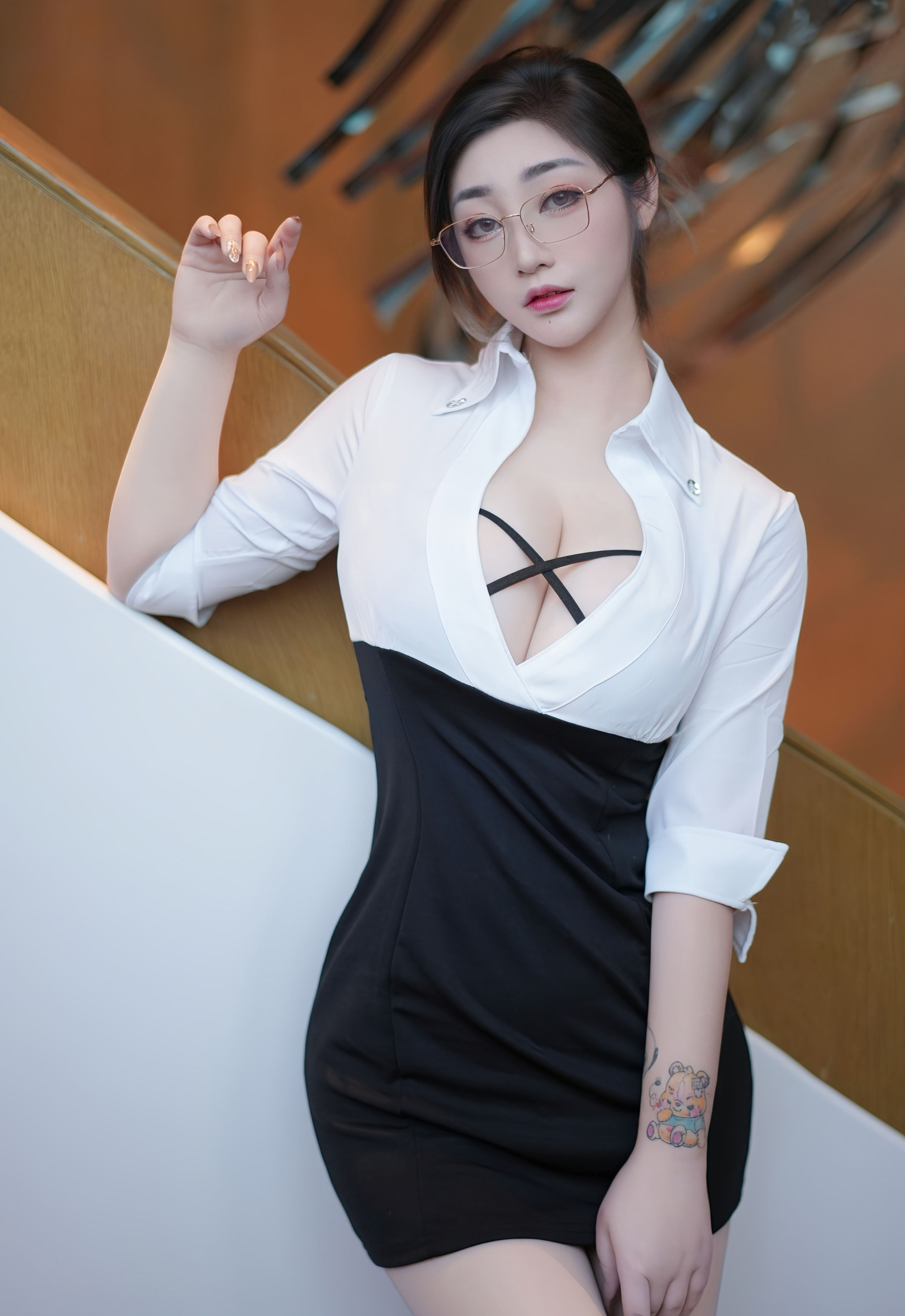 [XiuRen秀人网] 2025.11.28 No.11045 妲己_Toxic 诱人肉色丝袜 性感写真 [80+1P]