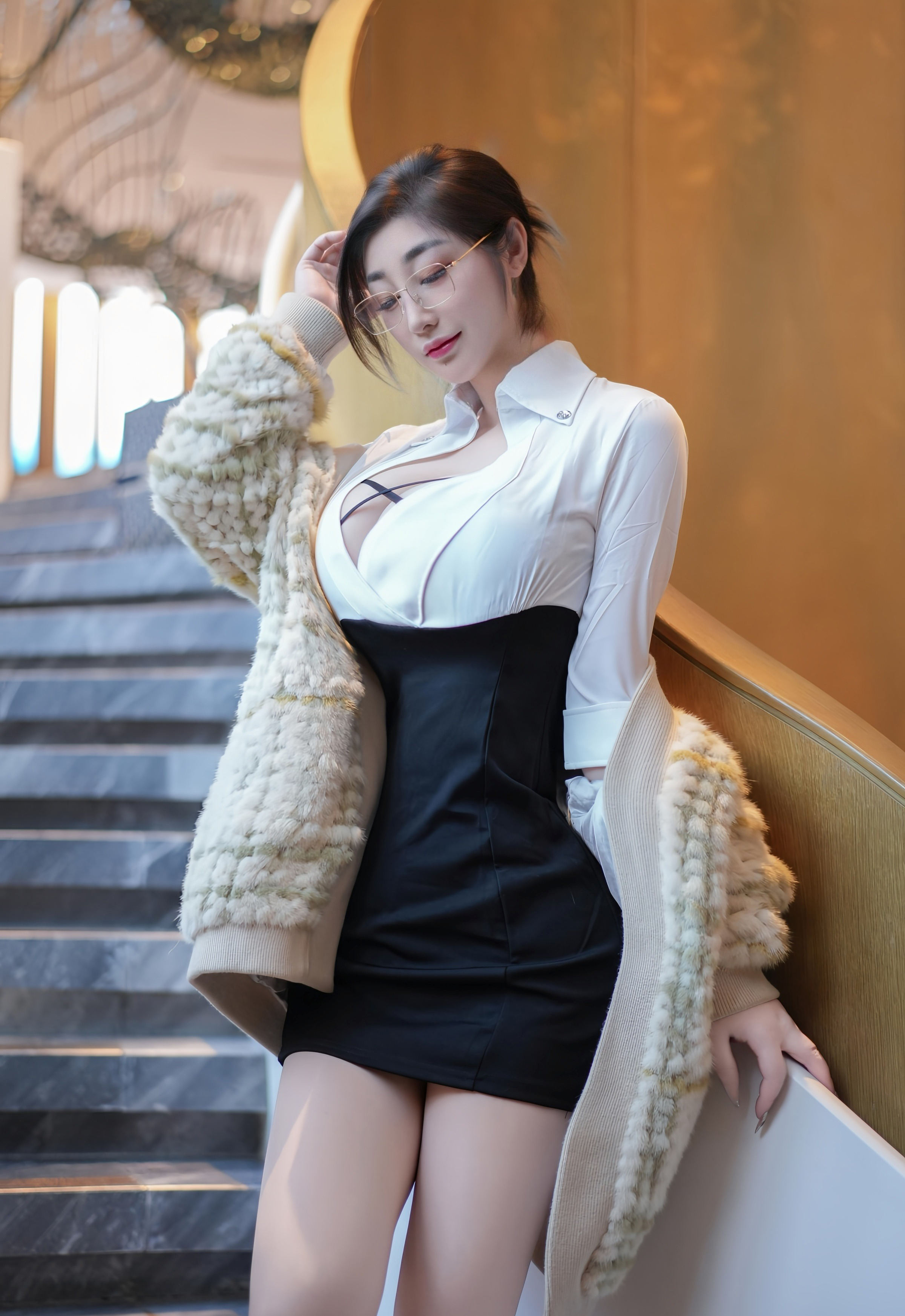 [XiuRen秀人网] 2025.11.28 No.11045 妲己_Toxic 诱人肉色丝袜 性感写真 [80+1P]