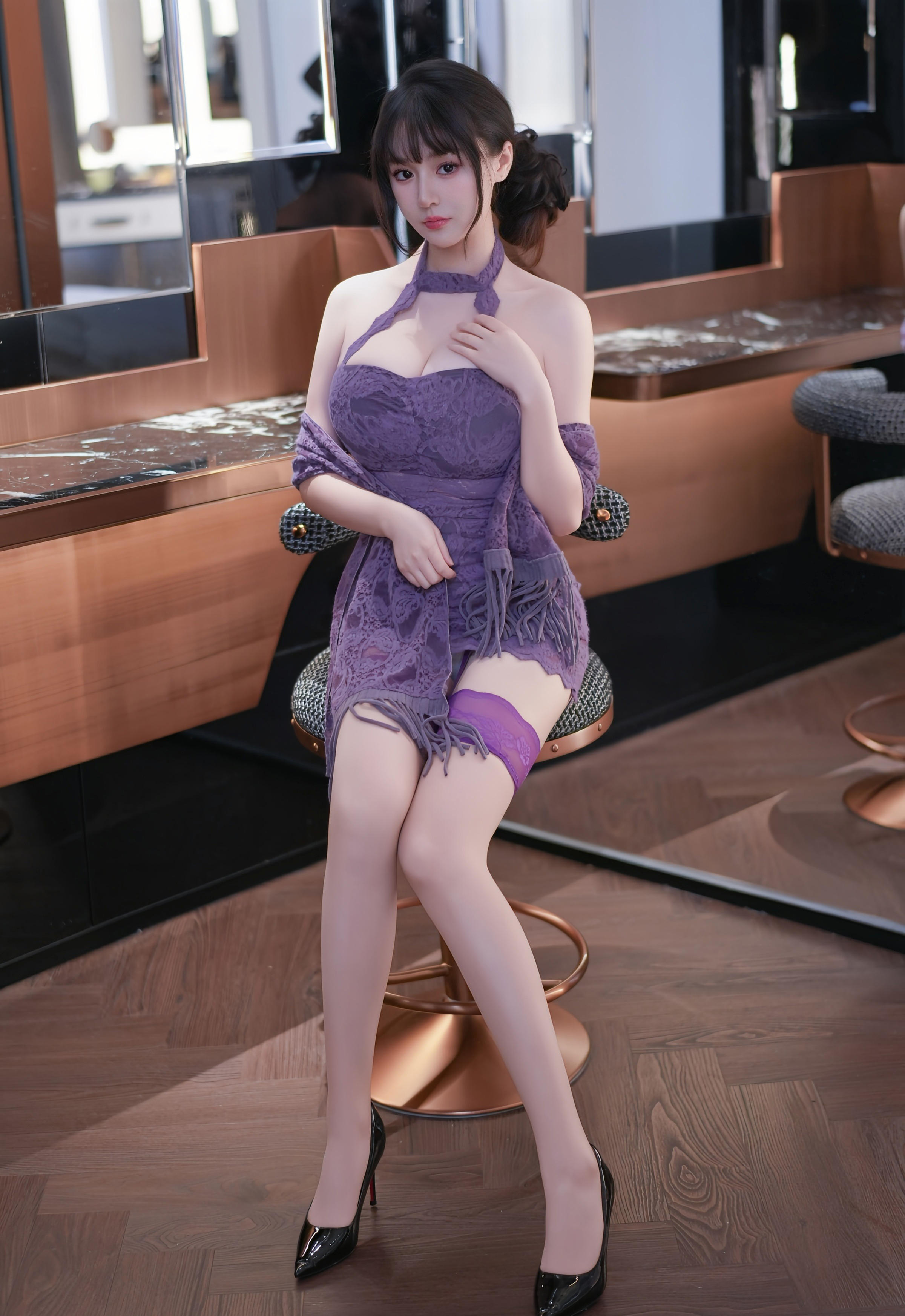 [XiuRen秀人网] 2025.12.02 No.11057 沈南汐RuRu 紫色连衣短裙 紫色丝袜 性感写真 [72+1P]