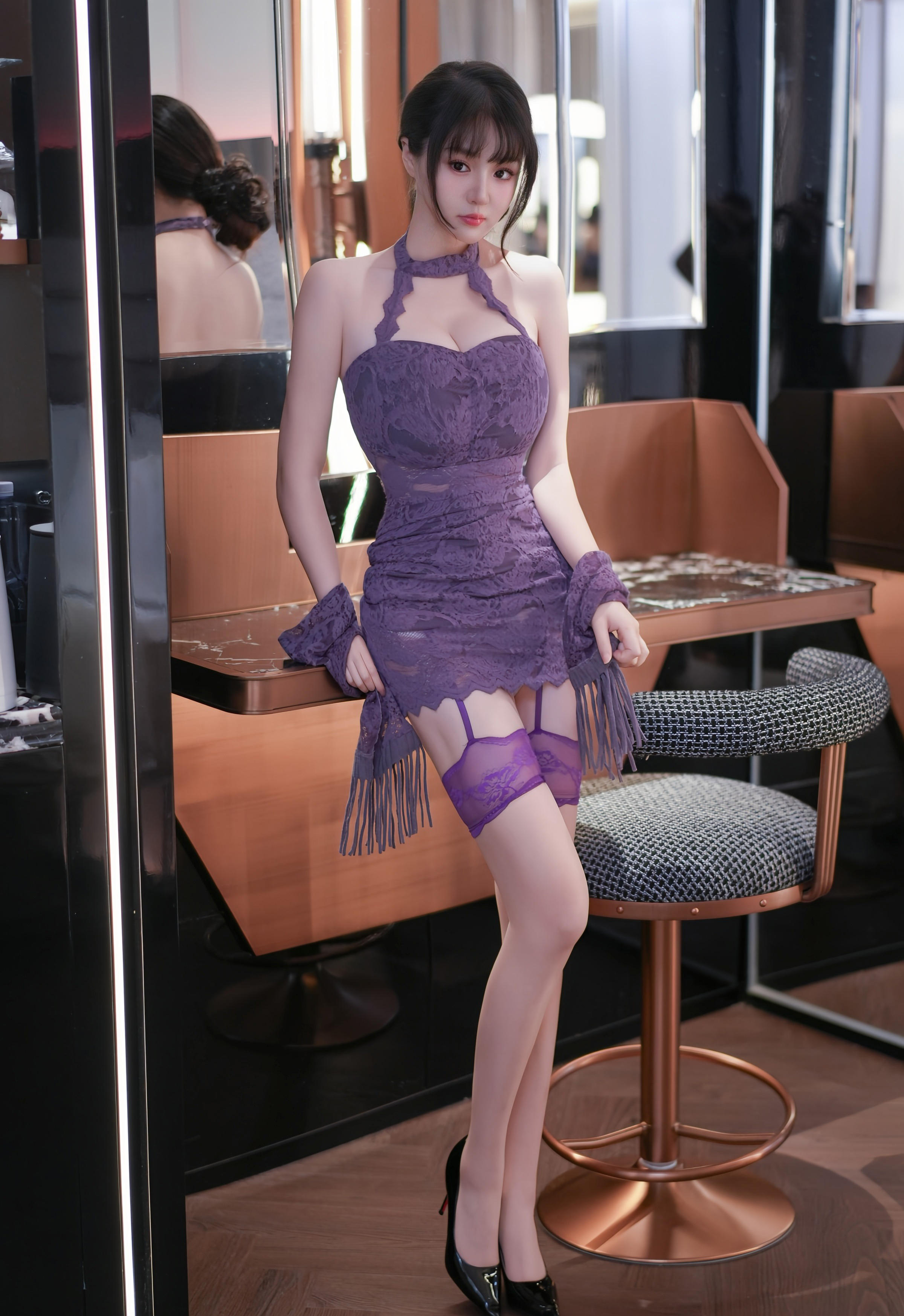 [XiuRen秀人网] 2025.12.02 No.11057 沈南汐RuRu 紫色连衣短裙 紫色丝袜 性感写真 [72+1P]