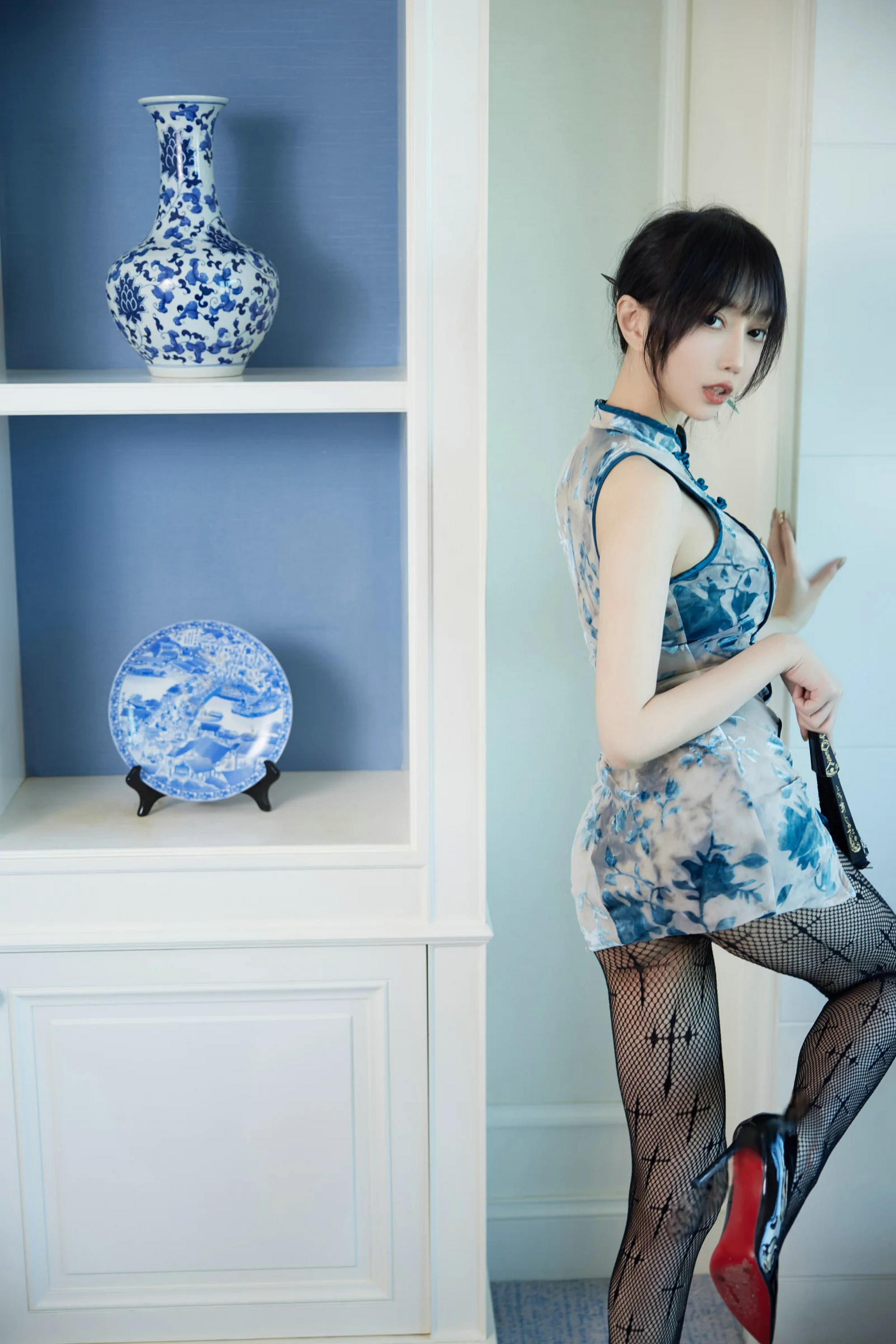 [秀人内购] 玥儿玥 诱人私拍福利 旗袍黑丝