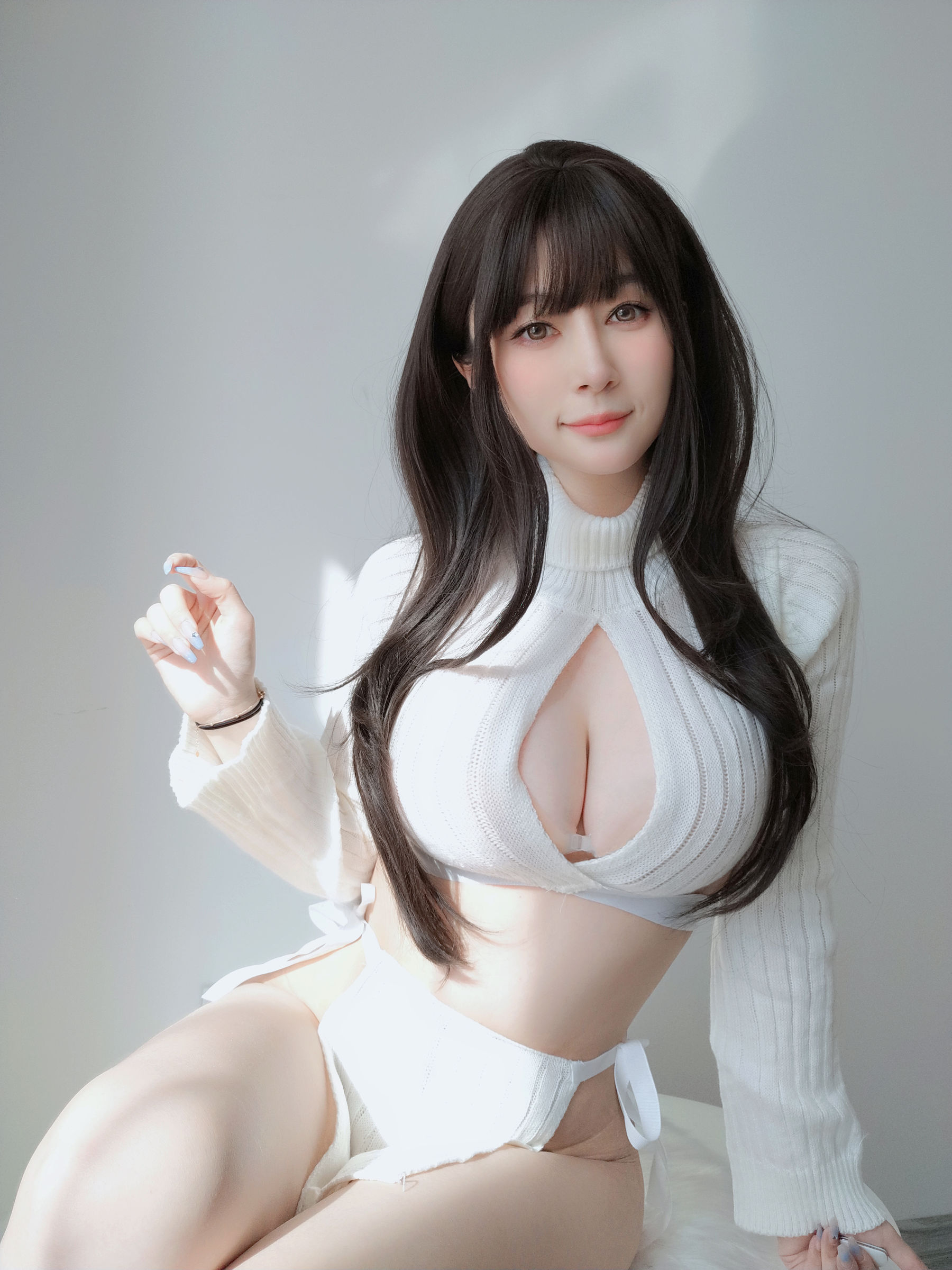 [COSPLAY] Coser小姐姐白银 – 白いセーター
