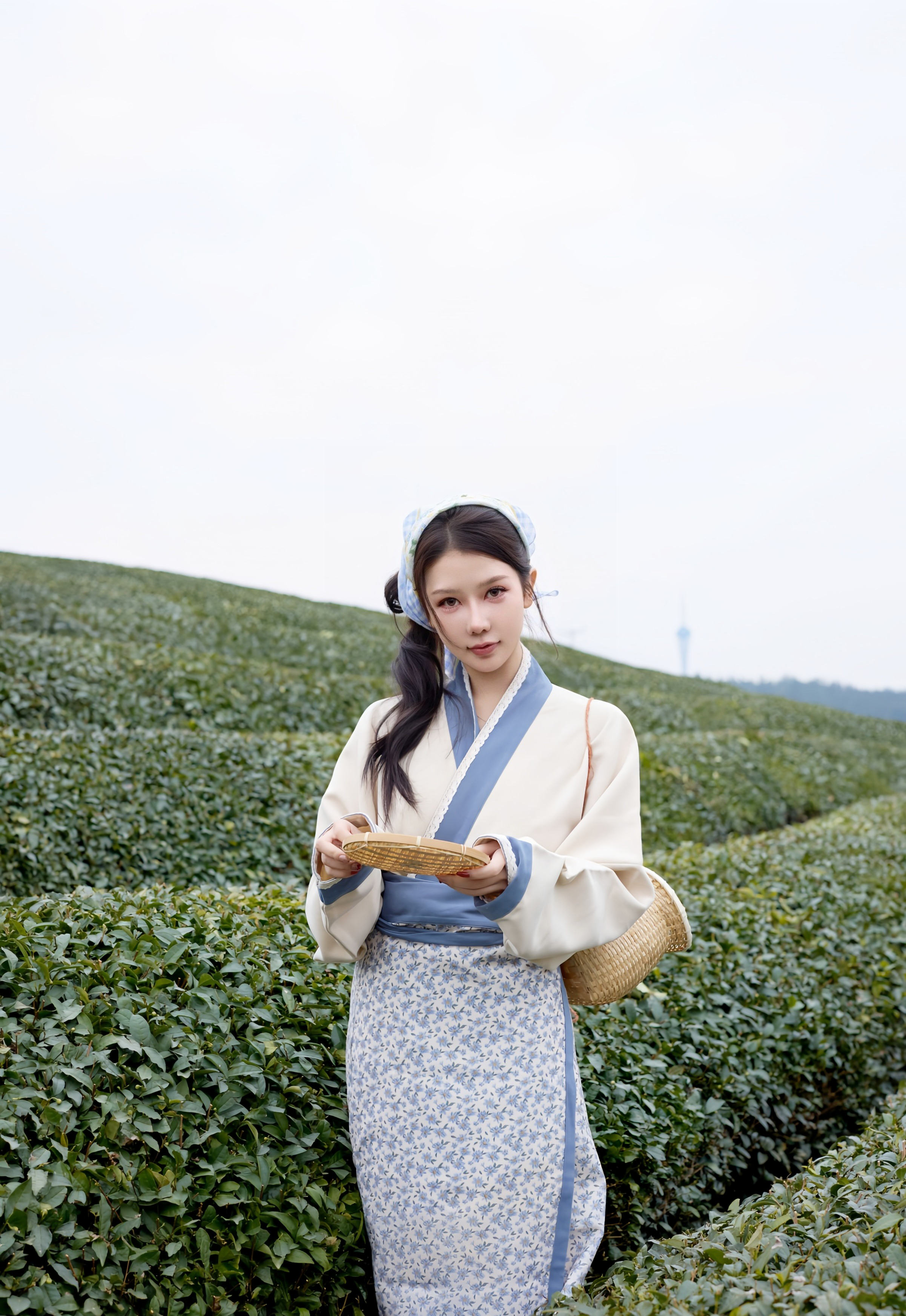 [XiuRen秀人网] 2025.12.11 No.11098 尹甜甜 采茶姑娘装扮 性感写真 [61+1P]