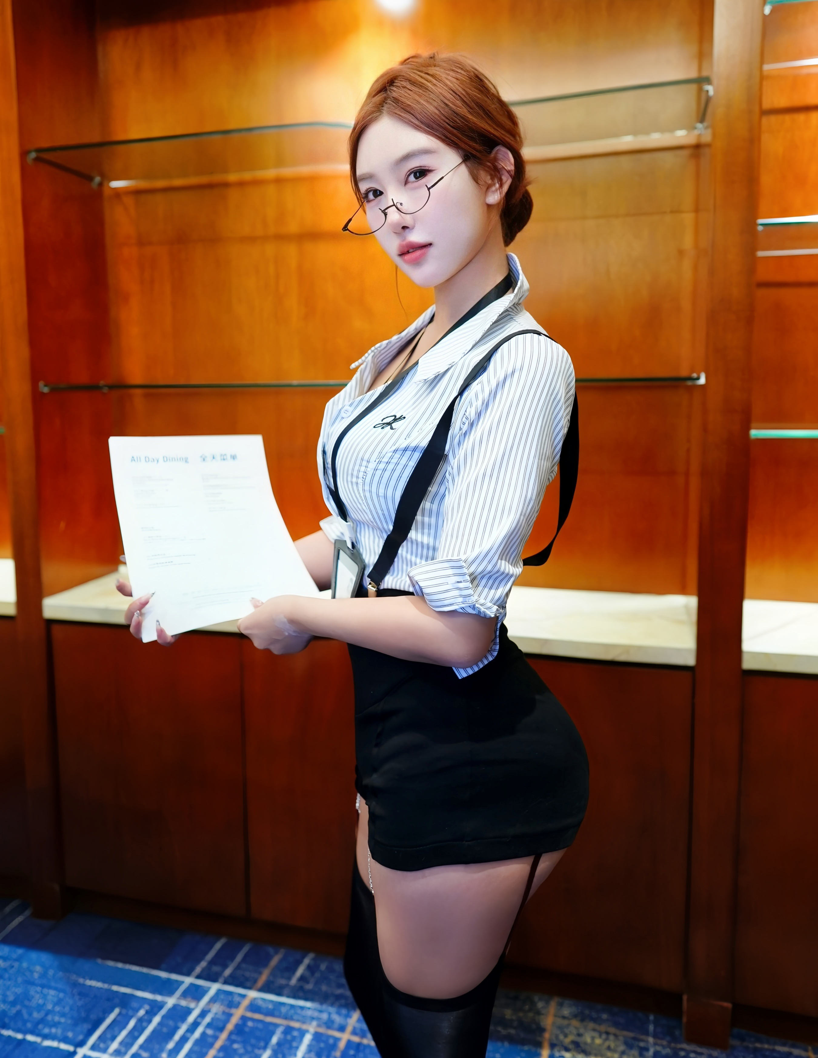 [XiuRen秀人网] 2025.12.12 No.11104 金允希Yuki OL服饰 魅惑黑丝 性感写真 [76+1P]