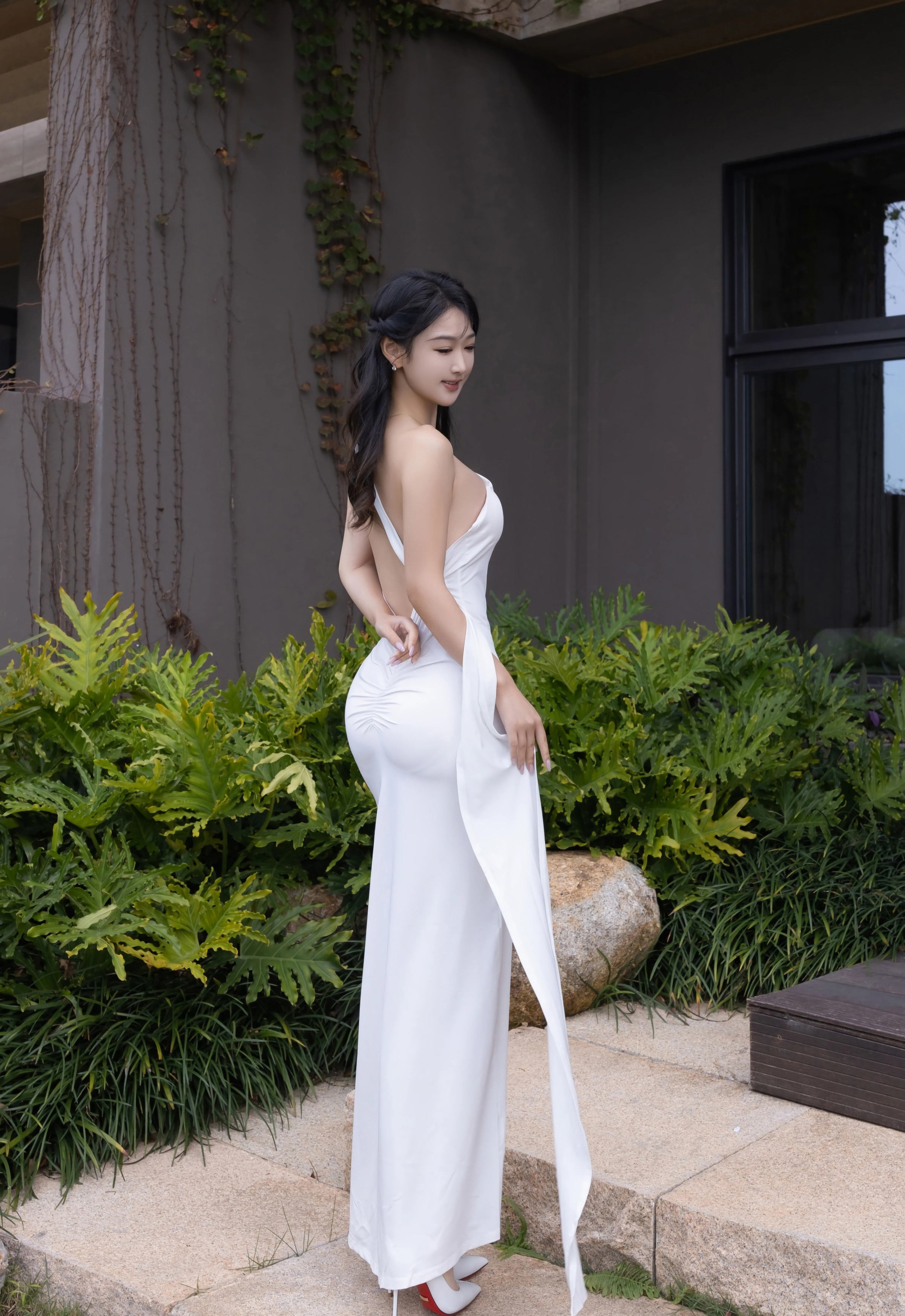 [XiuRen秀人网] 2025.12.15 No.11109 唐安琪 白色长裙 肉色丝袜 性感写真 [77+1P]