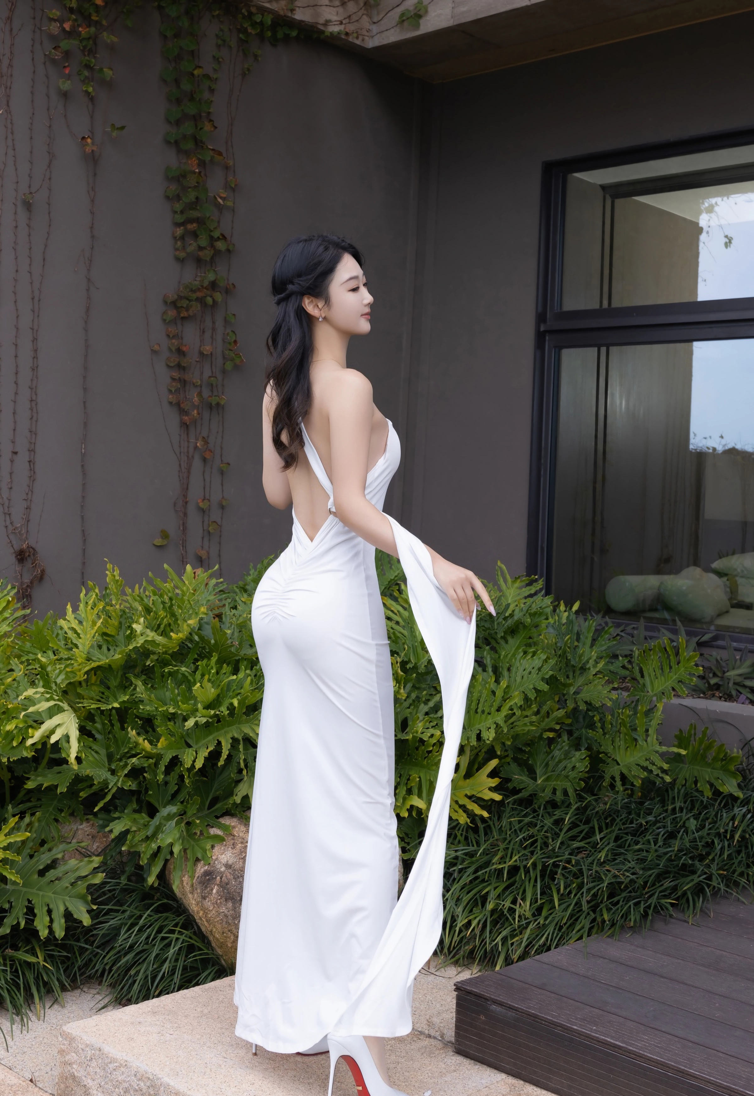 [XiuRen秀人网] 2025.12.15 No.11109 唐安琪 白色长裙 肉色丝袜 性感写真 [77+1P]