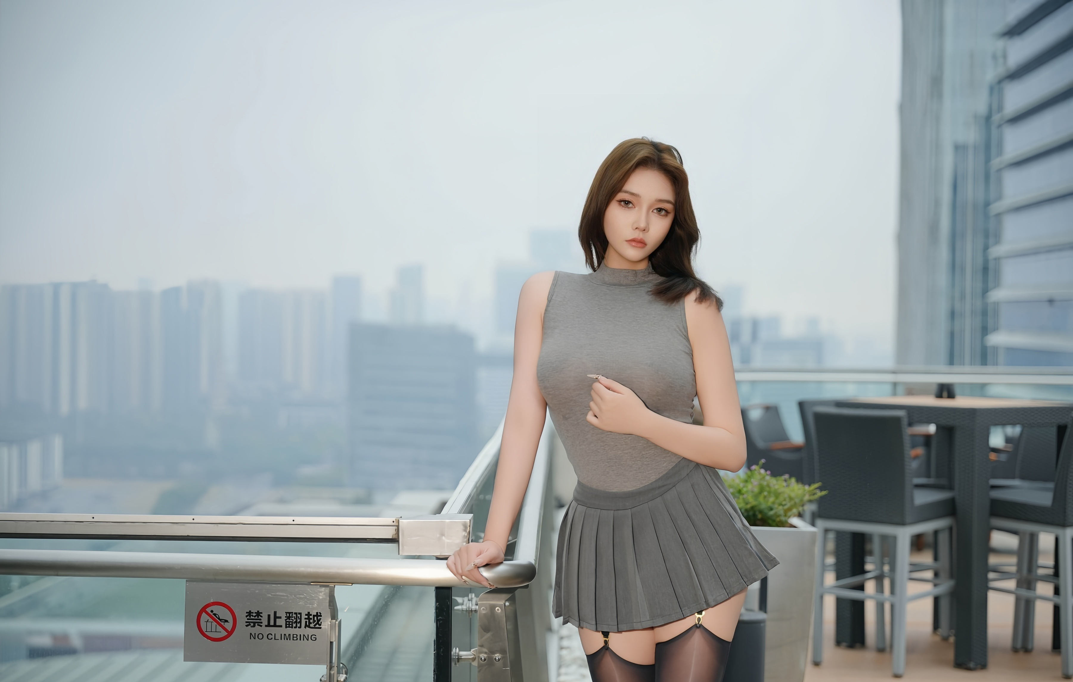 [XiuRen秀人网] 2025.12.17 No.11118 娜比 灰色镂空服饰 魅惑黑丝 性感写真 [70+1P]