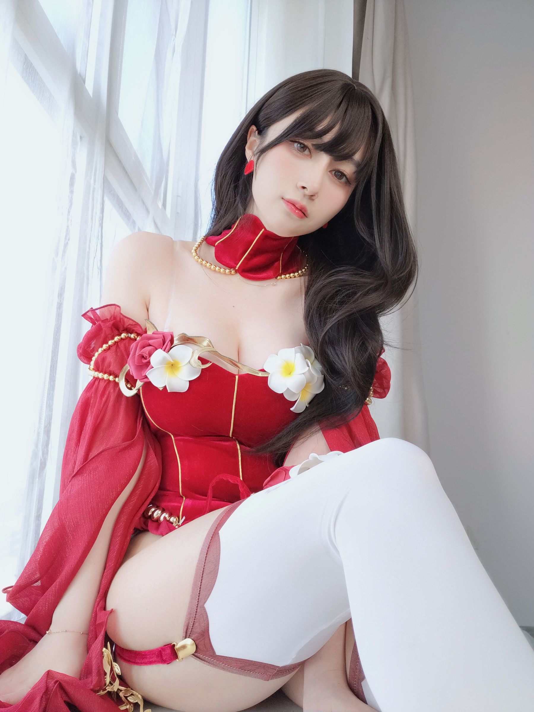 [COSPLAY] Coser小姐姐白银 – 赤いドレス