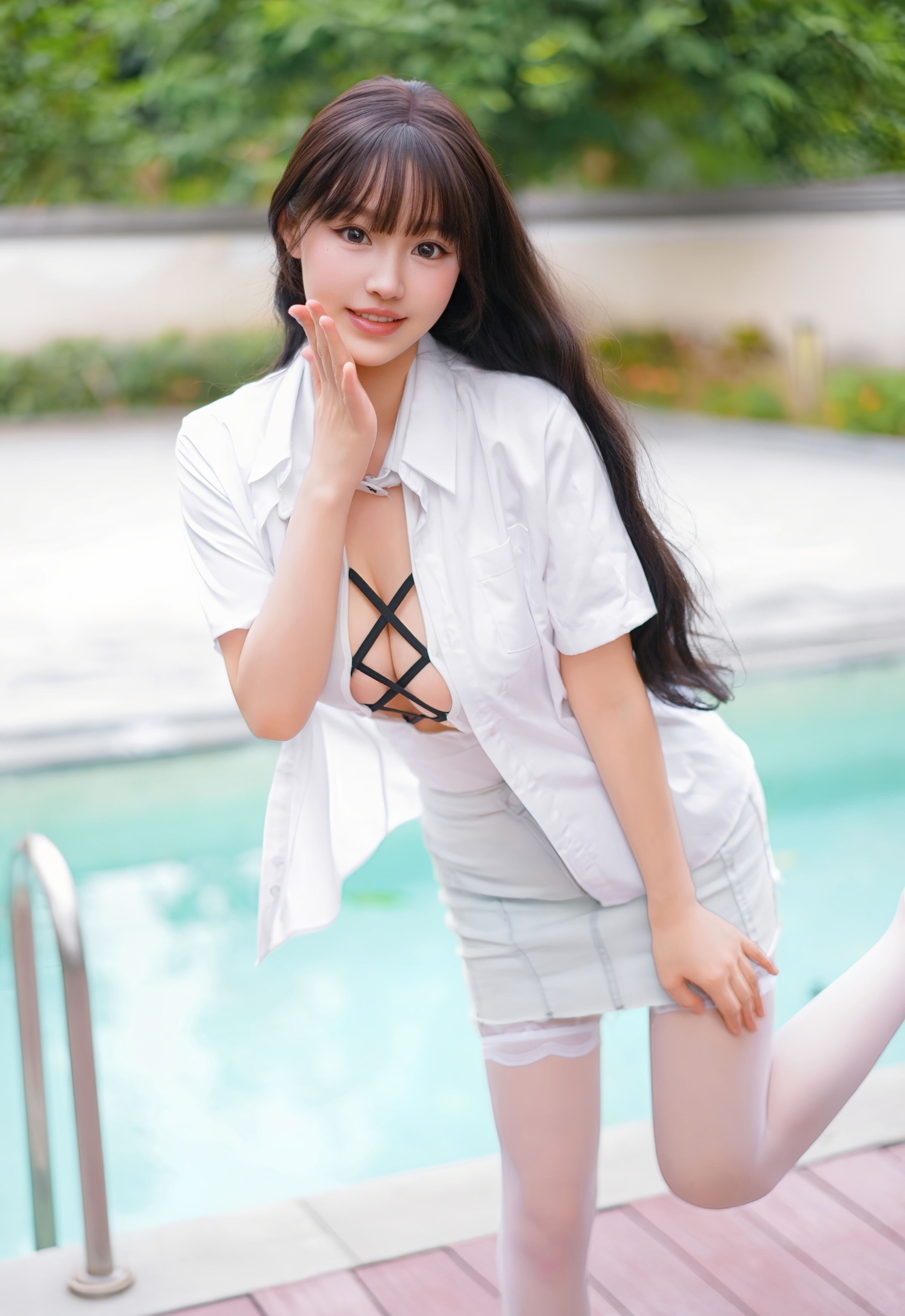 [YOUMI尤蜜荟] 2025.12.18 VOL.1190 心上可Flora 白色情趣服饰 白色丝袜 性感写真 [75+1P]