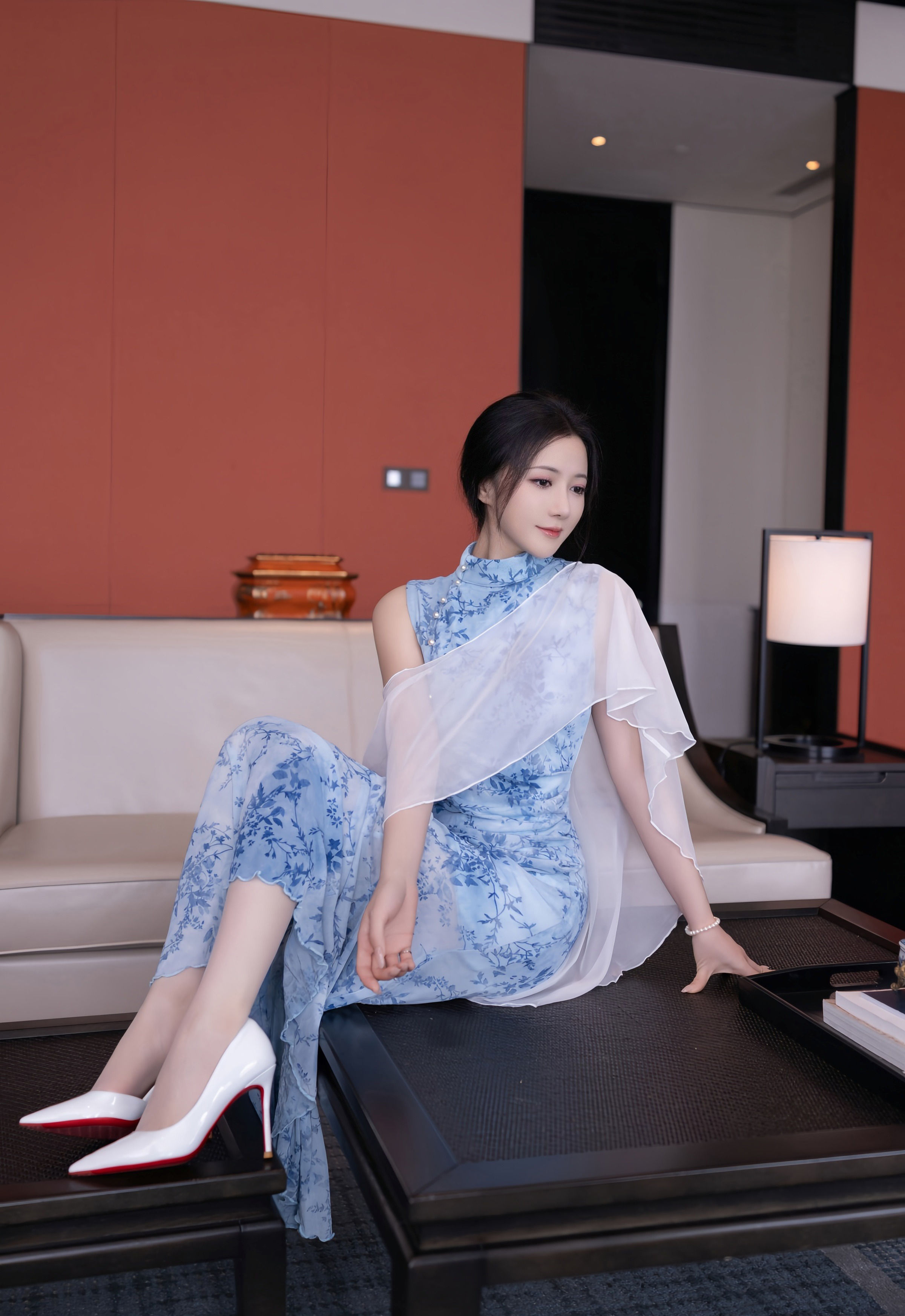 [XiuRen秀人网] 2025.12.19 No.11133 鱼子酱Fish 诱人肉色丝袜 性感写真 [81+1P]