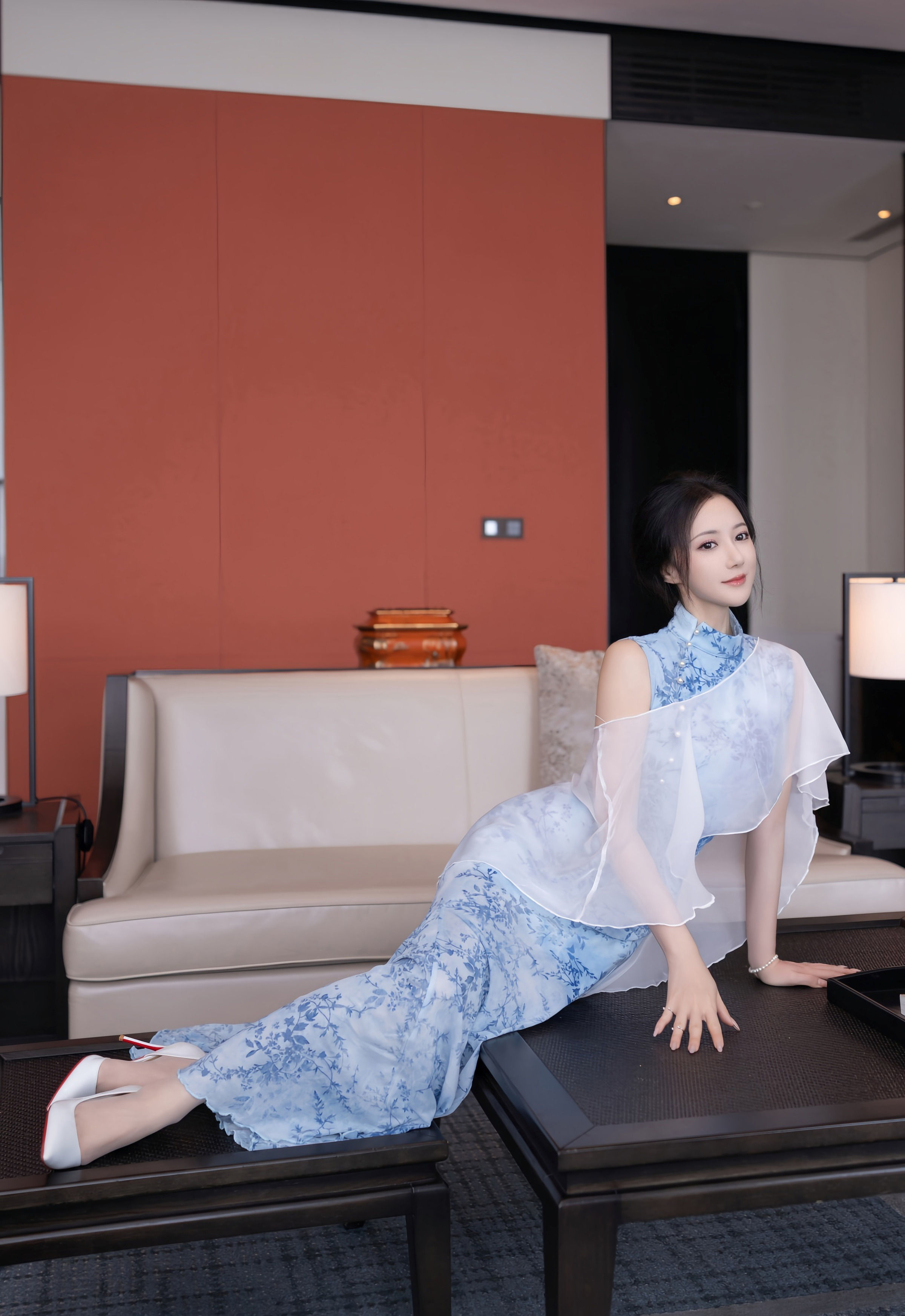 [XiuRen秀人网] 2025.12.19 No.11133 鱼子酱Fish 诱人肉色丝袜 性感写真 [81+1P]