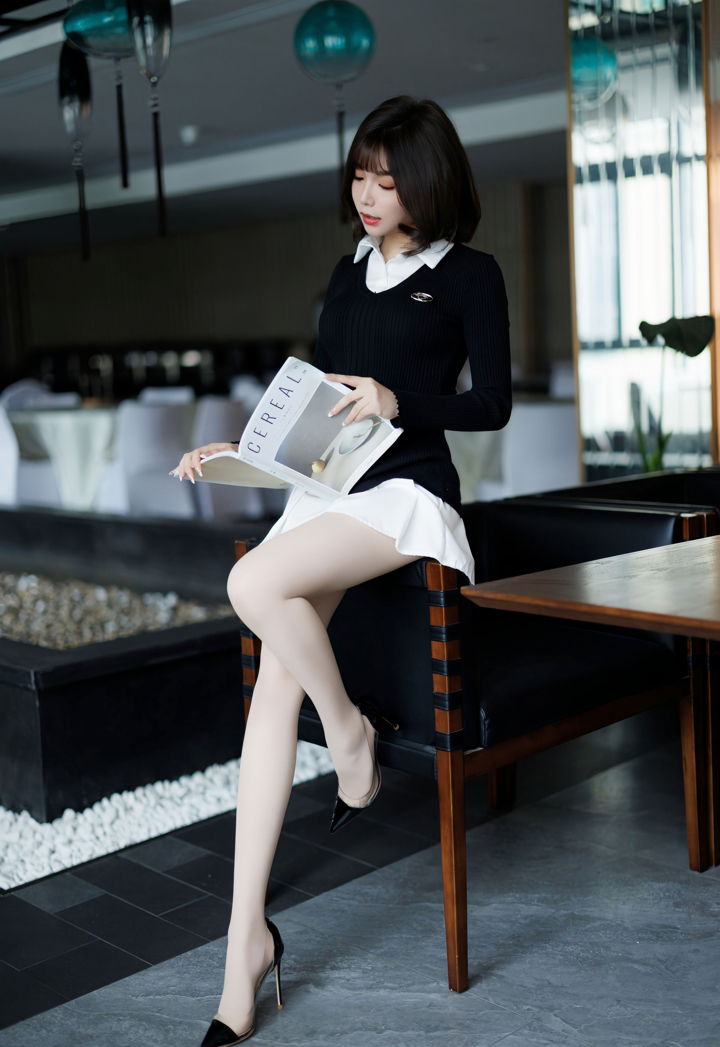 [XiuRen秀人网] 2025.12.23 No.11138 莉芝荔枝 性感黑色情趣服饰 西安旅拍写真 [68+1P]