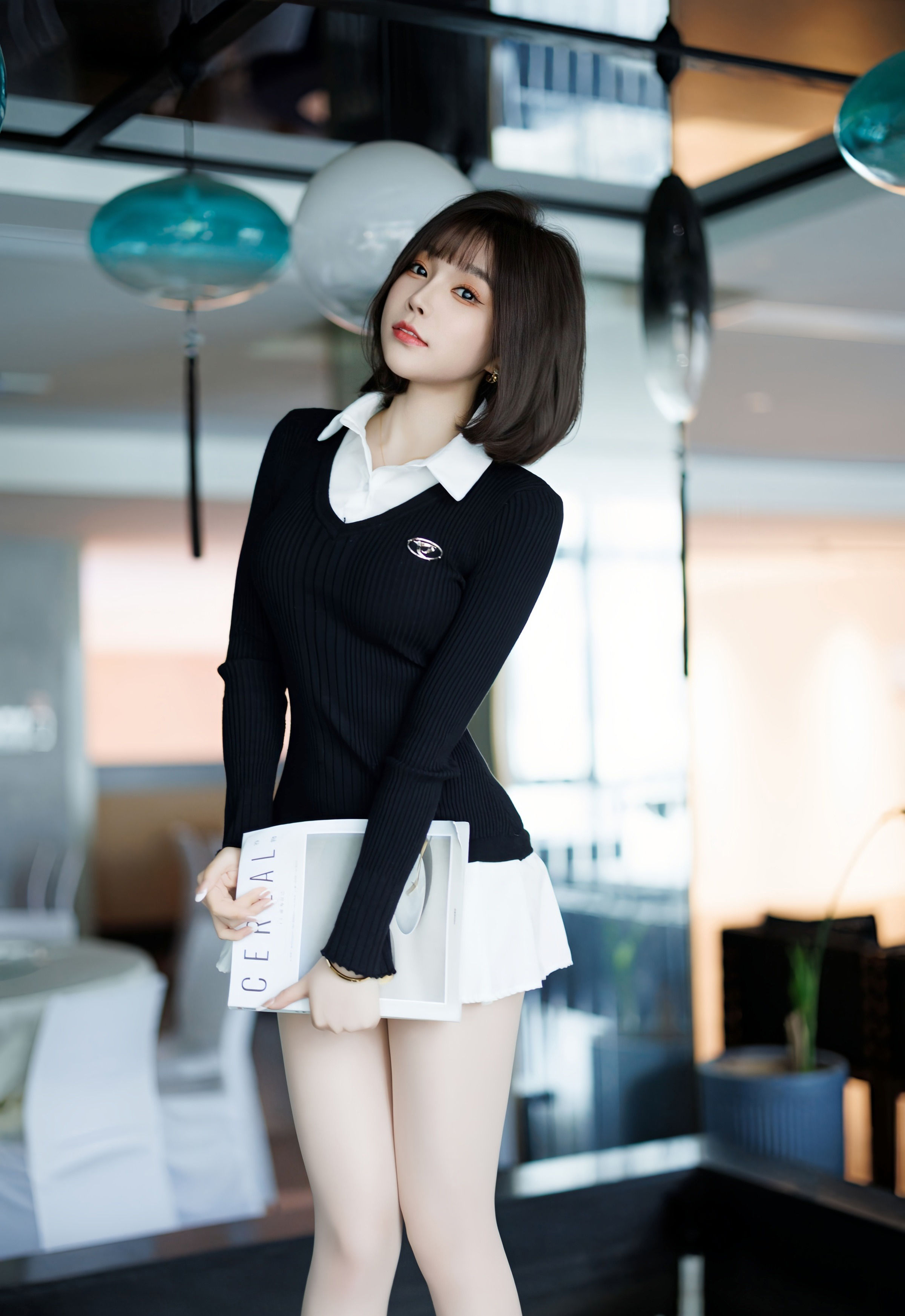 [XiuRen秀人网] 2025.12.23 No.11138 莉芝荔枝 性感黑色情趣服饰 西安旅拍写真 [68+1P]