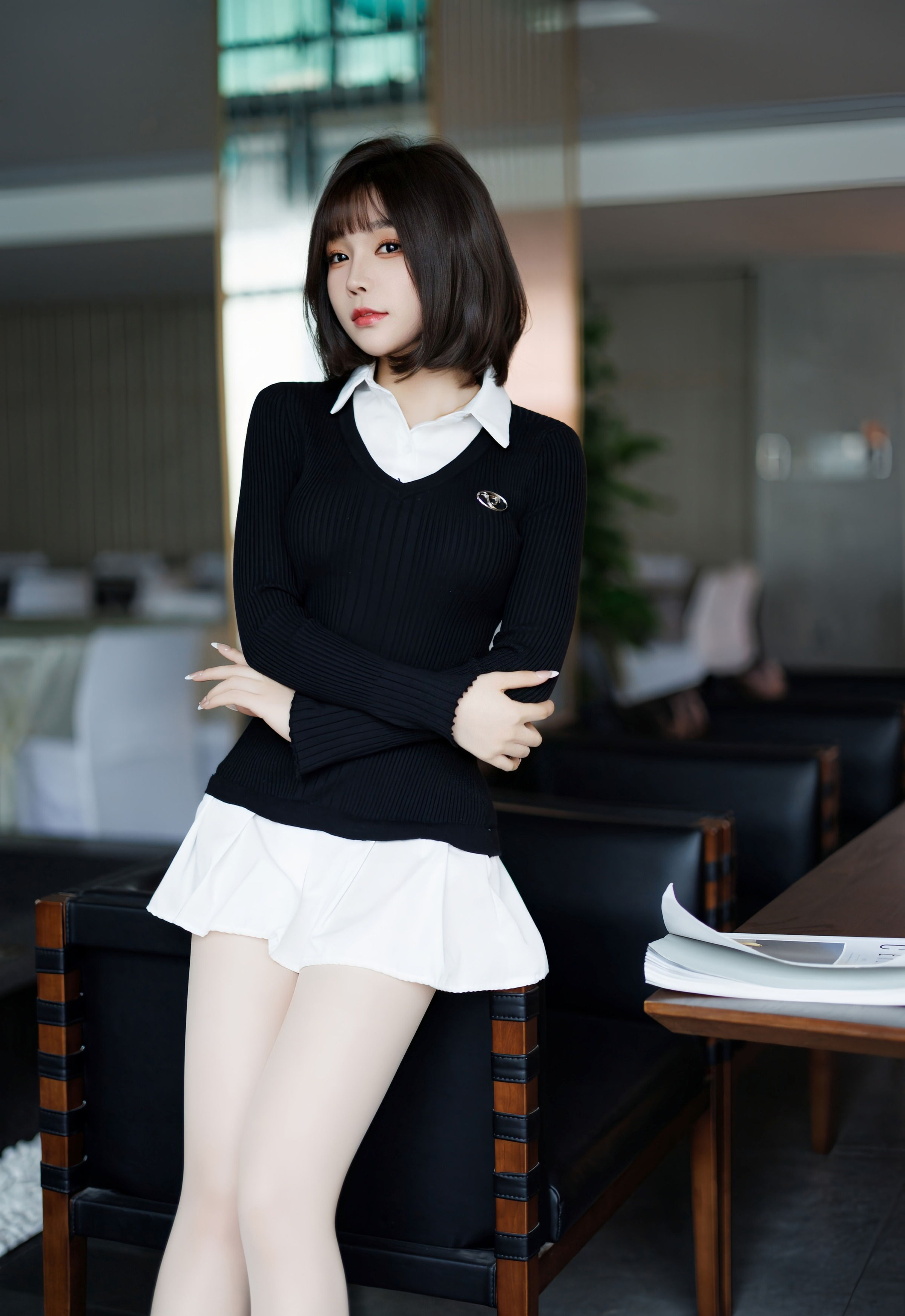 [XiuRen秀人网] 2025.12.23 No.11138 莉芝荔枝 性感黑色情趣服饰 西安旅拍写真 [68+1P]