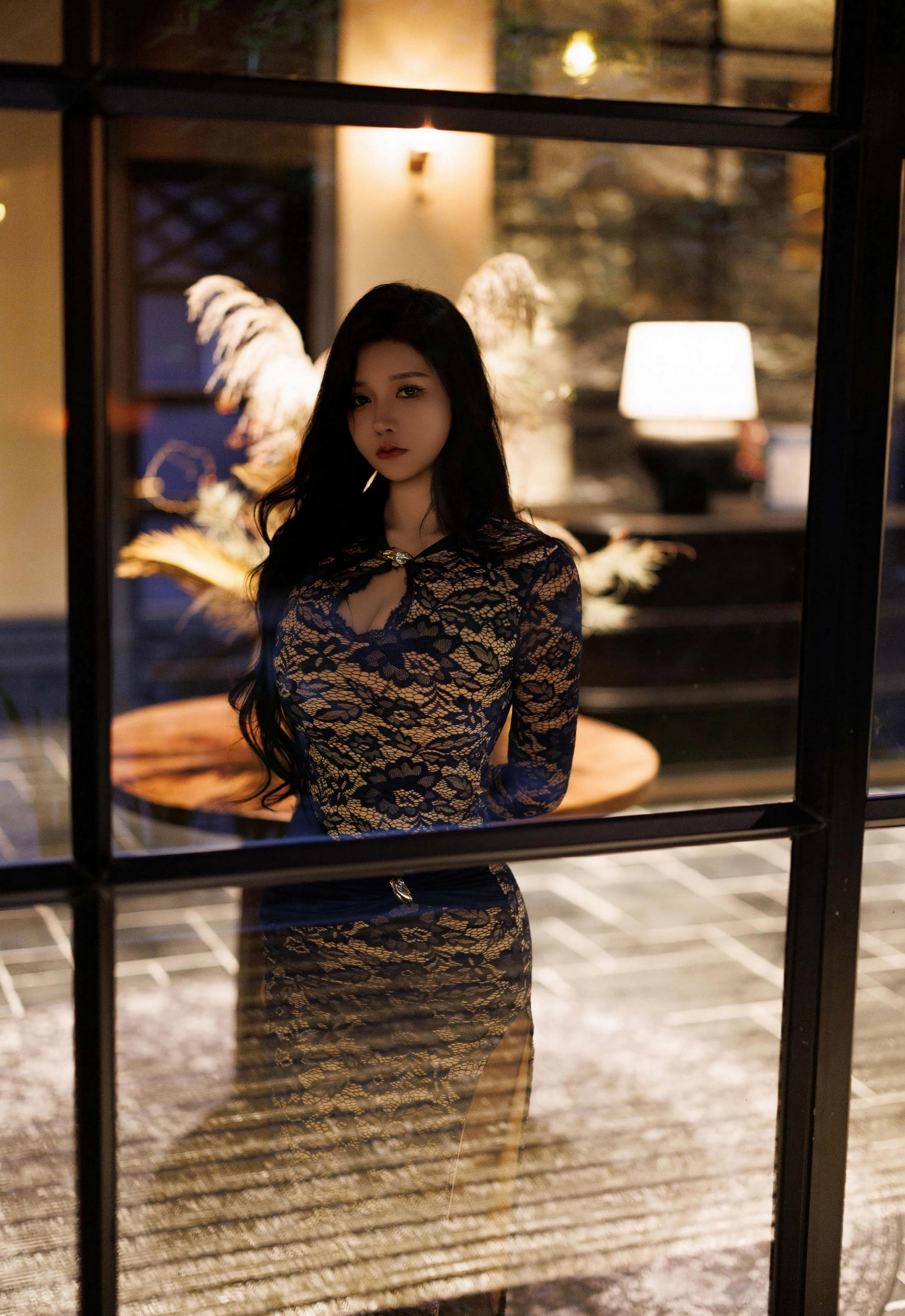 [XiuRen秀人网] 2025.12.24 No.11148 娜比 性感蕾丝长裙 魅惑黑丝 西安旅拍写真 [82+1P]