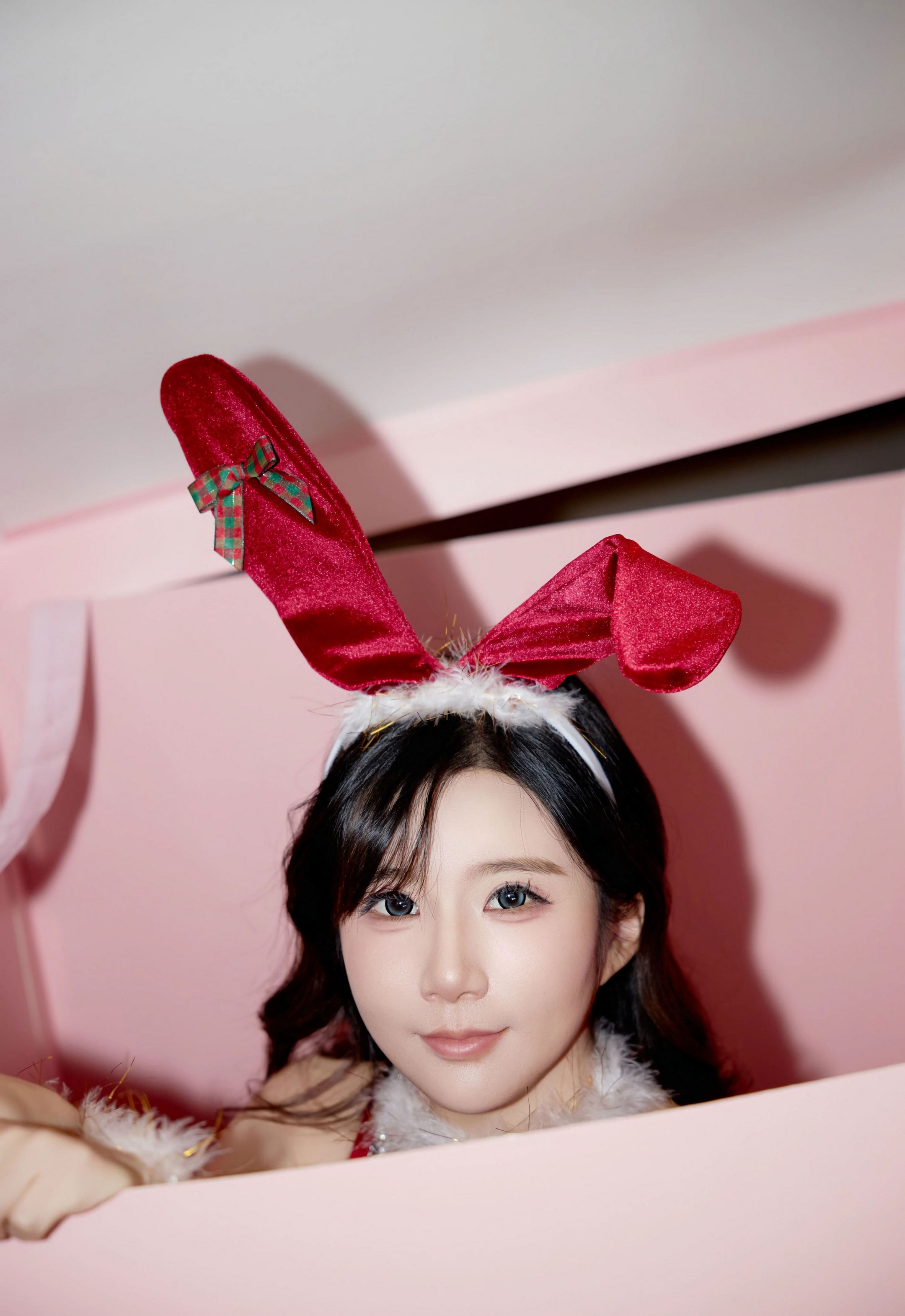 [XiuRen秀人网] 2025.12.24 No.11149 小肉肉咪 性感红色圣诞装扮 魅惑黑丝 江浙沪旅拍写真 [72+1P]