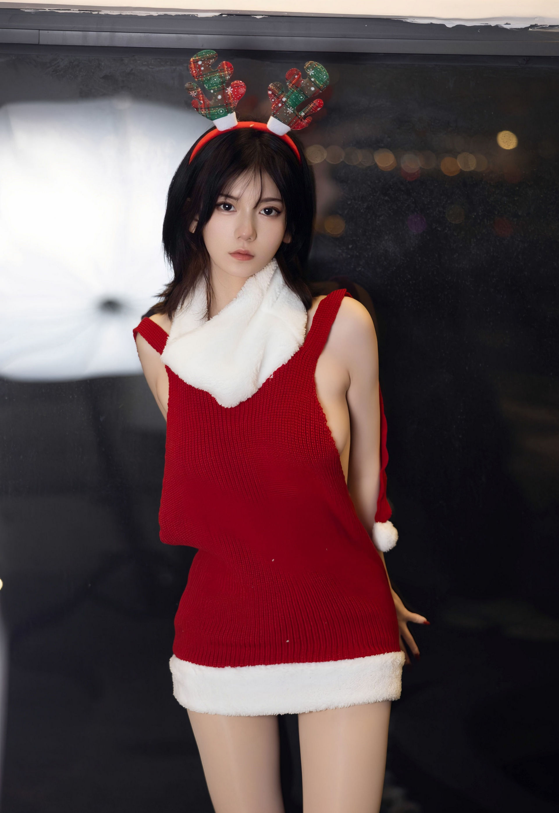 [XiuRen秀人网] 2025.12.25 No.11158 凌七七 红色毛衣 原色丝袜 性感写真 [86+1P]