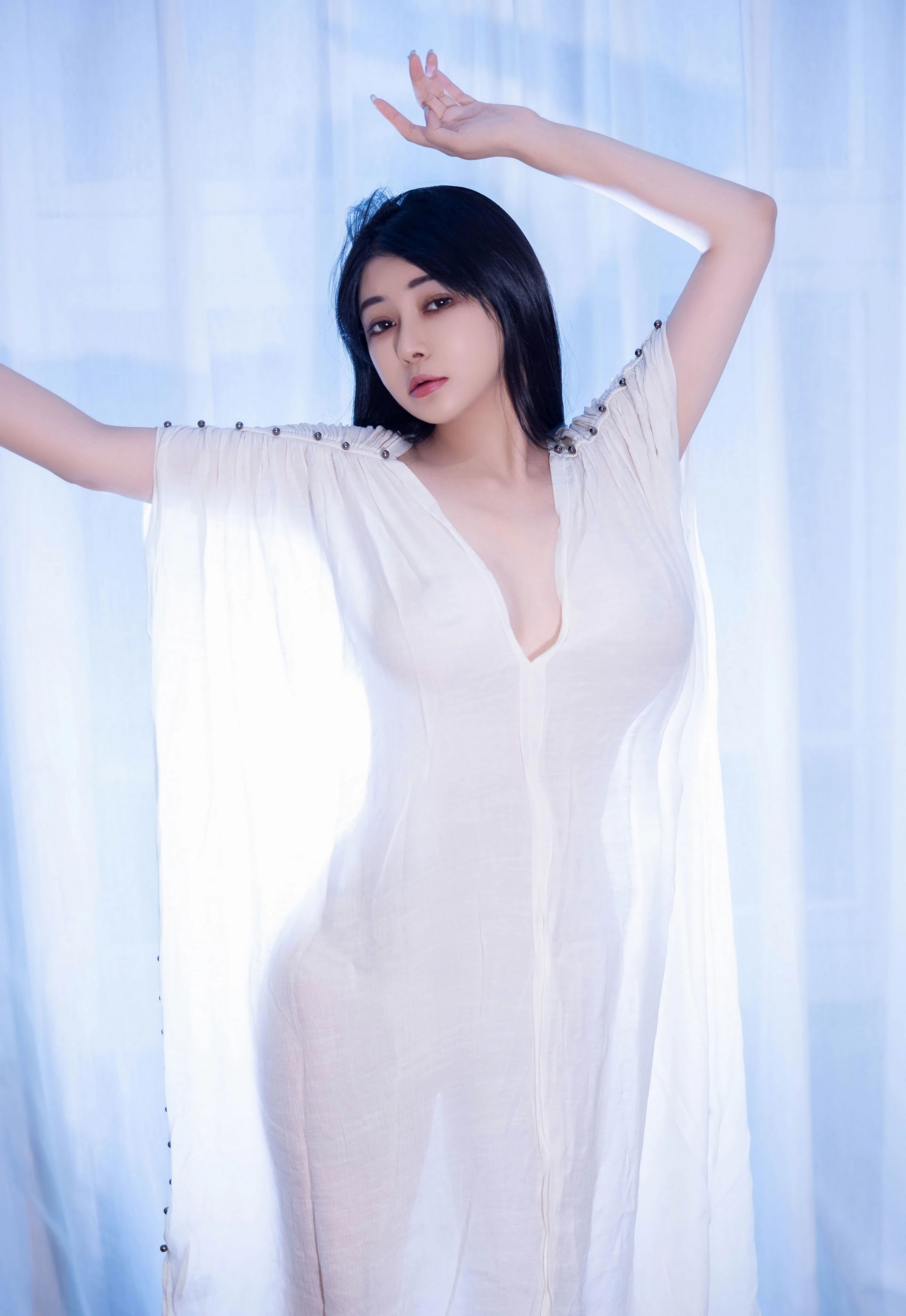 [HuaYang花漾写真] 2025.12.29 VOL.653 凯竹法师～ 白色连衣裙 肉色丝袜 性感写真 [51+1P]