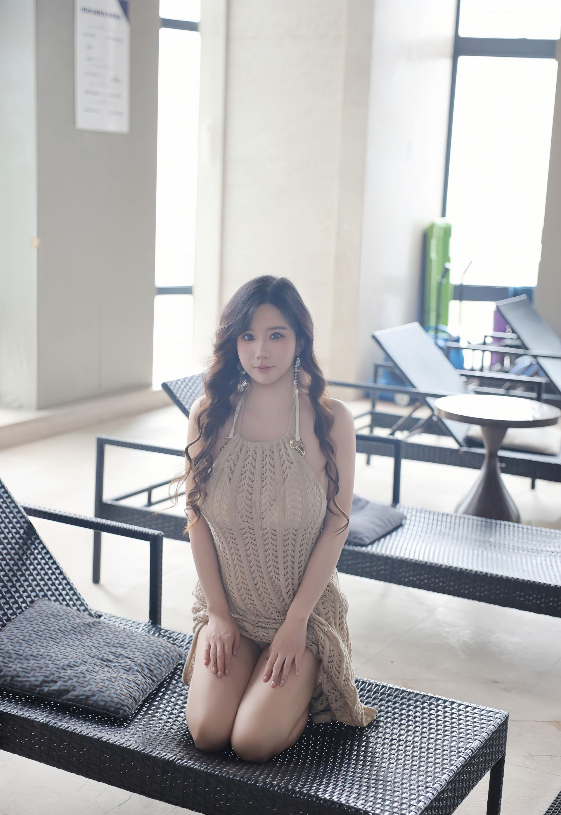 [XiuRen秀人网] 2025.12.31 No.11182 小肉肉咪 浅色连衣裙 白色泳衣 性感写真 [80+1P]