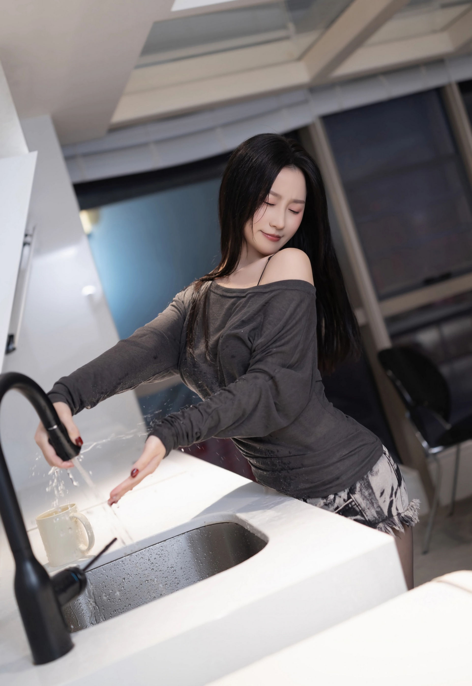 [XiuRen秀人网] 2026.01.07 No.11202 杏子Yada 黑色情趣内衣 性感写真 [76+1P]