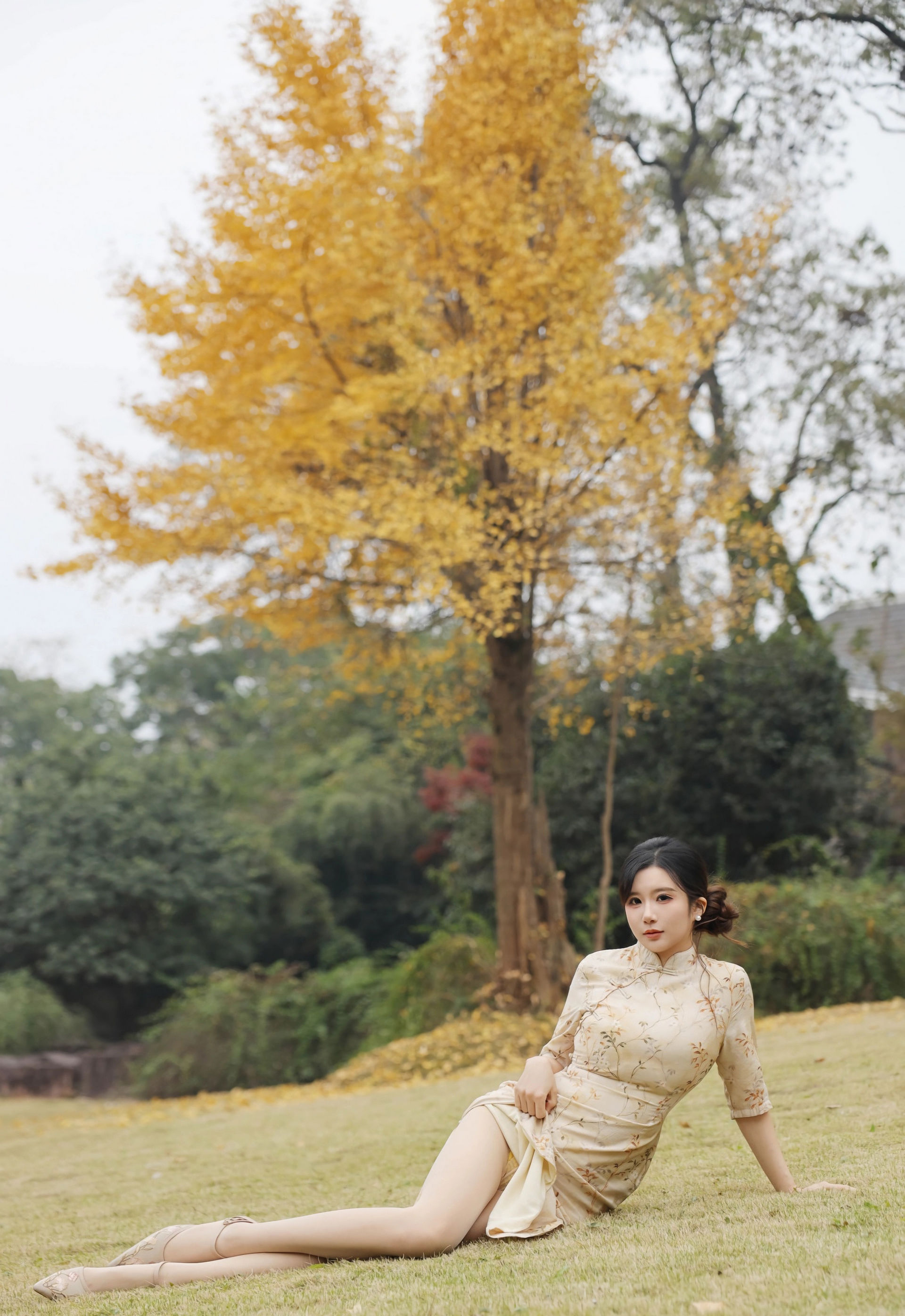 [XiuRen秀人网] 2026.01.09 No.11214 小肉肉咪 浅黄色旗袍 魅惑肉丝 性感写真 [75+1P]