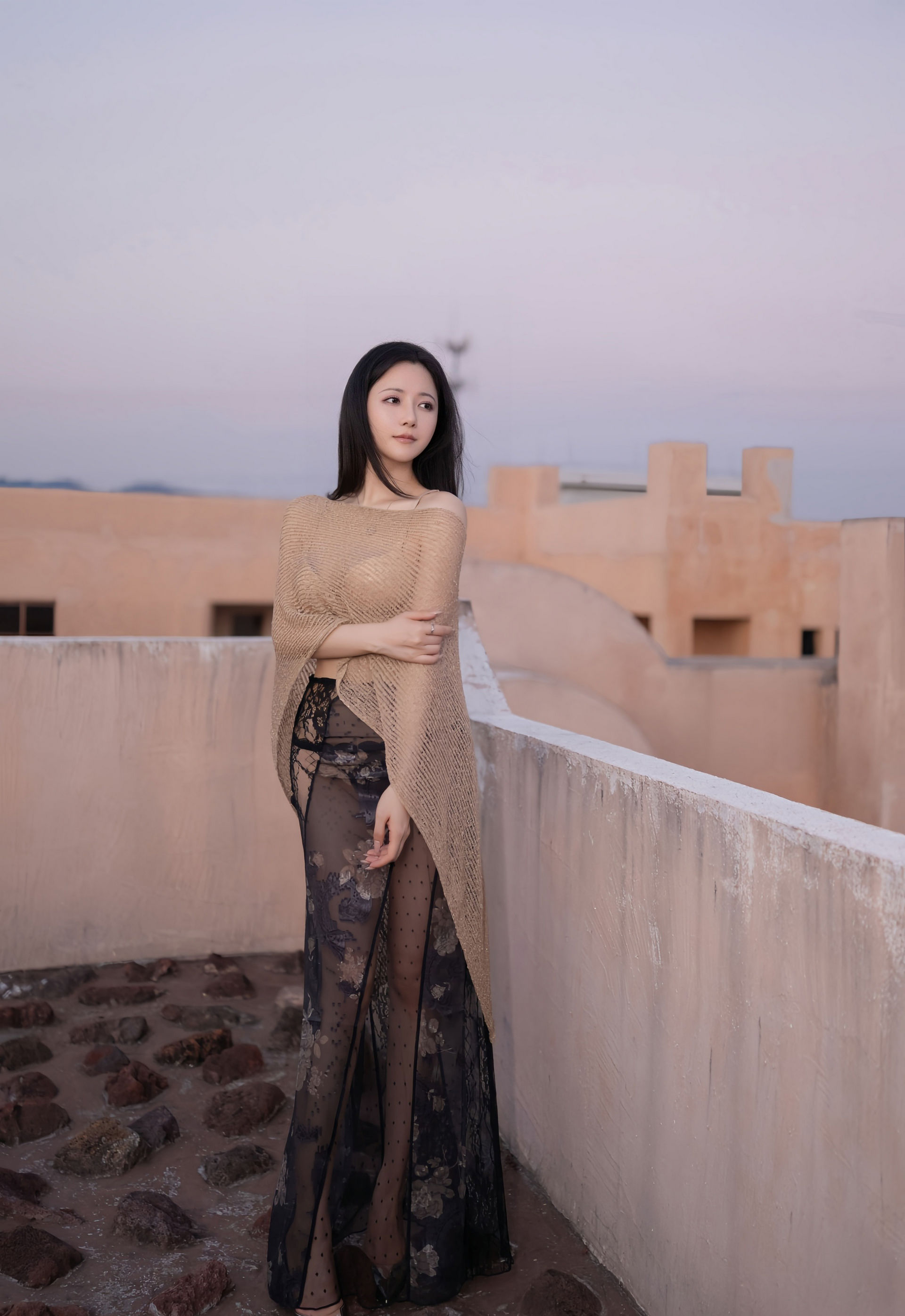 [XiuRen秀人网] 2026.01.09 No.11217 鱼子酱Fish 黑色蕾丝裙 性感黑色情趣内衣 珠海旅拍写真 [81+1P]