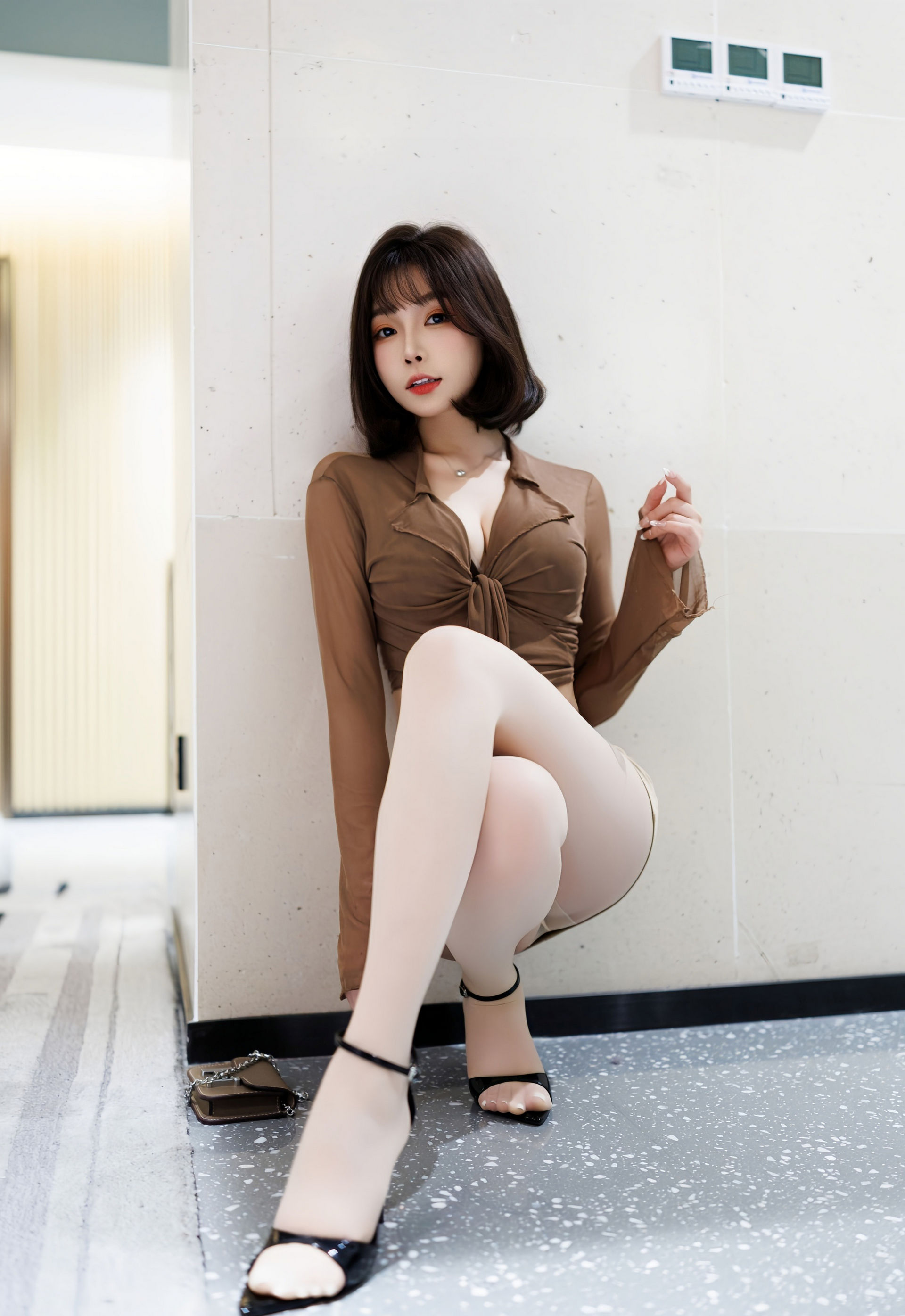 [XiuRen秀人网] 2026.01.13 No.11225 莉芝荔枝 深色内衣 白色丝袜 性感写真 [80+1P]