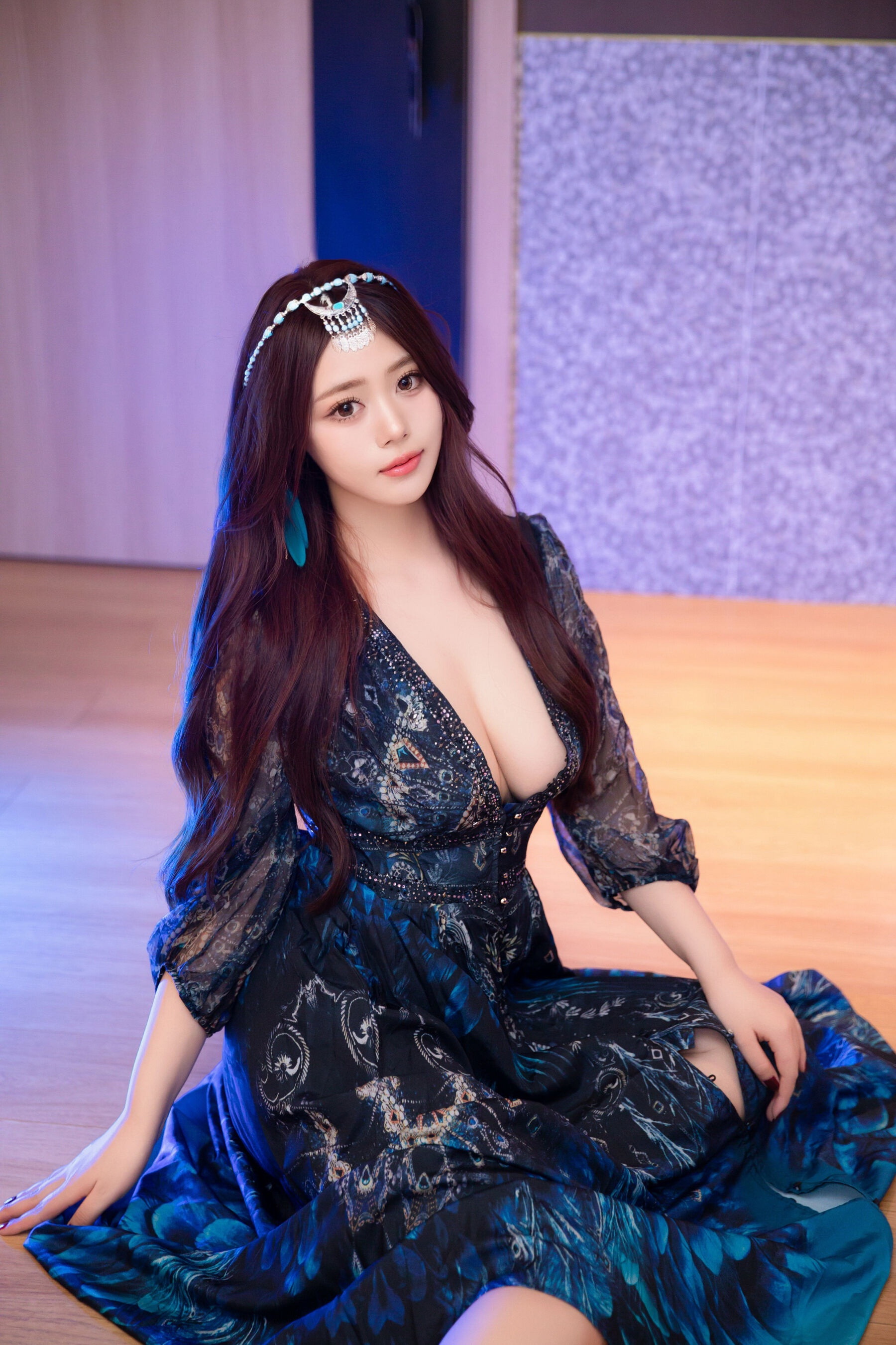 [秀人内购] 蛋蛋宝 诱人私拍福利 孔雀美女