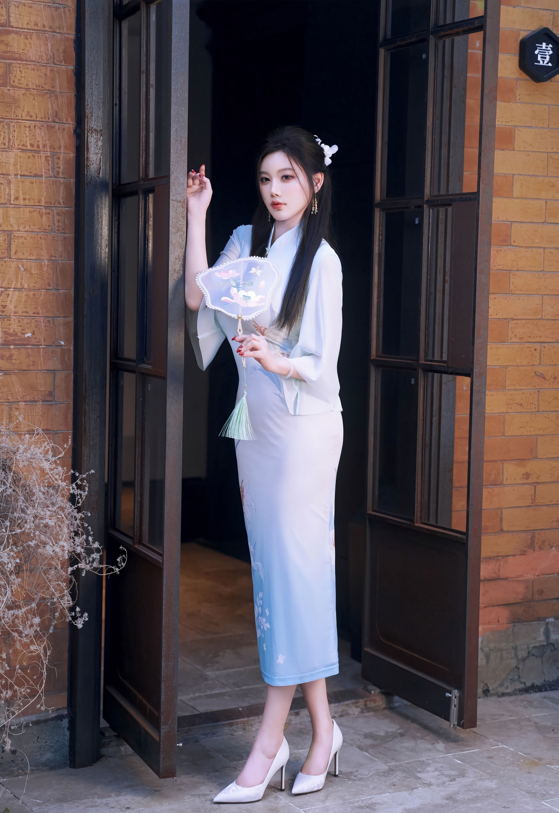 [XiuRen秀人网] 2026.01.21 No.11258 杨晨晨 蓝色古风服饰 魅惑黑丝 性感写真 [72+1P]