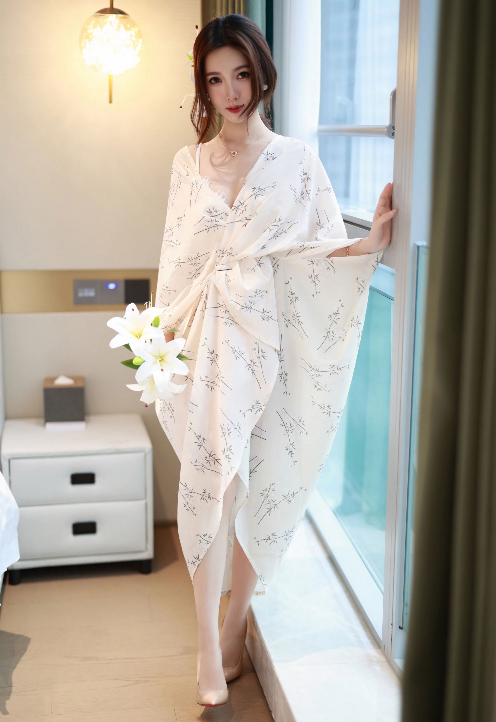 [YOUMI尤蜜荟] 2026.01.22 VOL.1201 Twins-桃桃 白色蕾丝内衣 诱人肉色丝袜 性感写真 [64+1P]