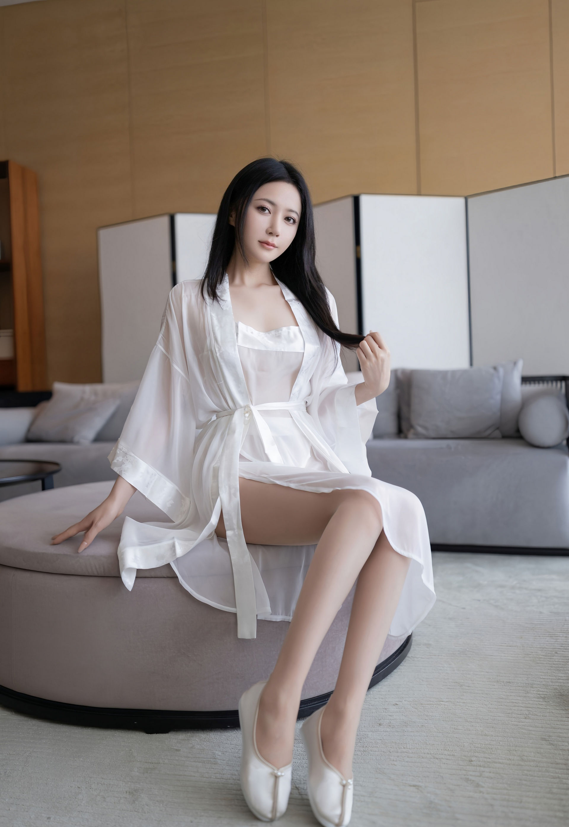 [XiuRen秀人网] 2026.01.23 No.11275 鱼子酱Fish 白色浴袍 肉色丝袜 性感写真 [80+1P]