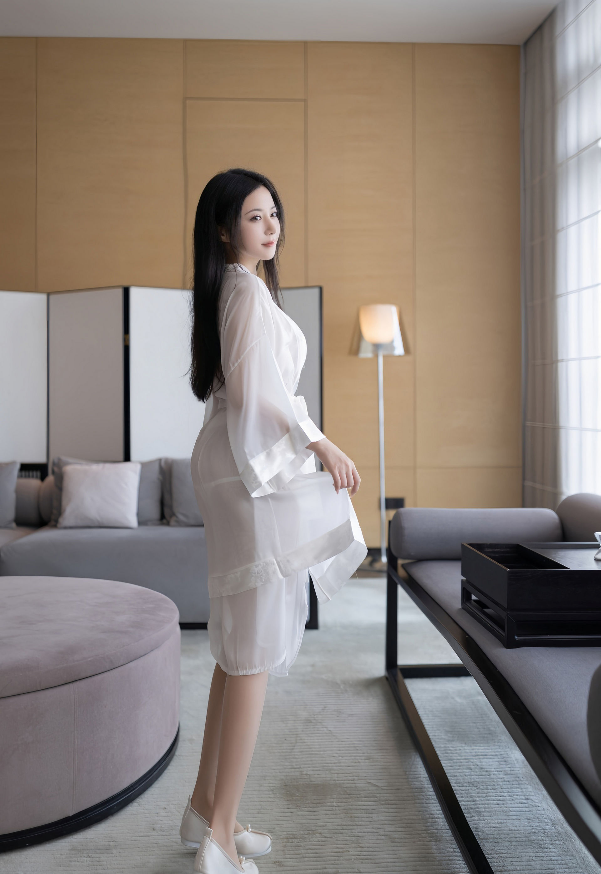 [XiuRen秀人网] 2026.01.23 No.11275 鱼子酱Fish 白色浴袍 肉色丝袜 性感写真 [80+1P]