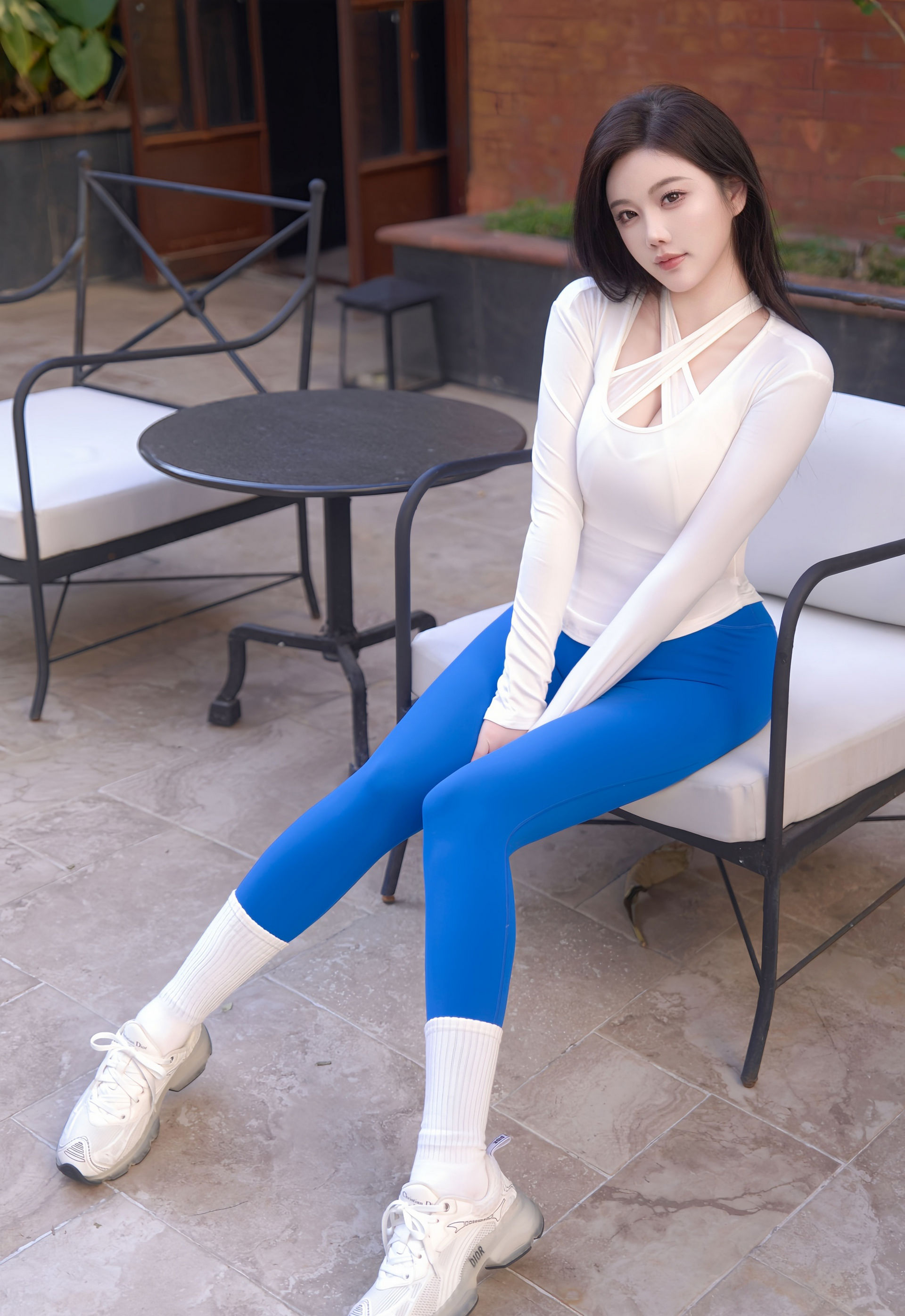 [XiuRen秀人网] 2026.01.28 No.11287 杨晨晨 白色情趣服饰 灰色丝袜 性感写真 [73+1P]