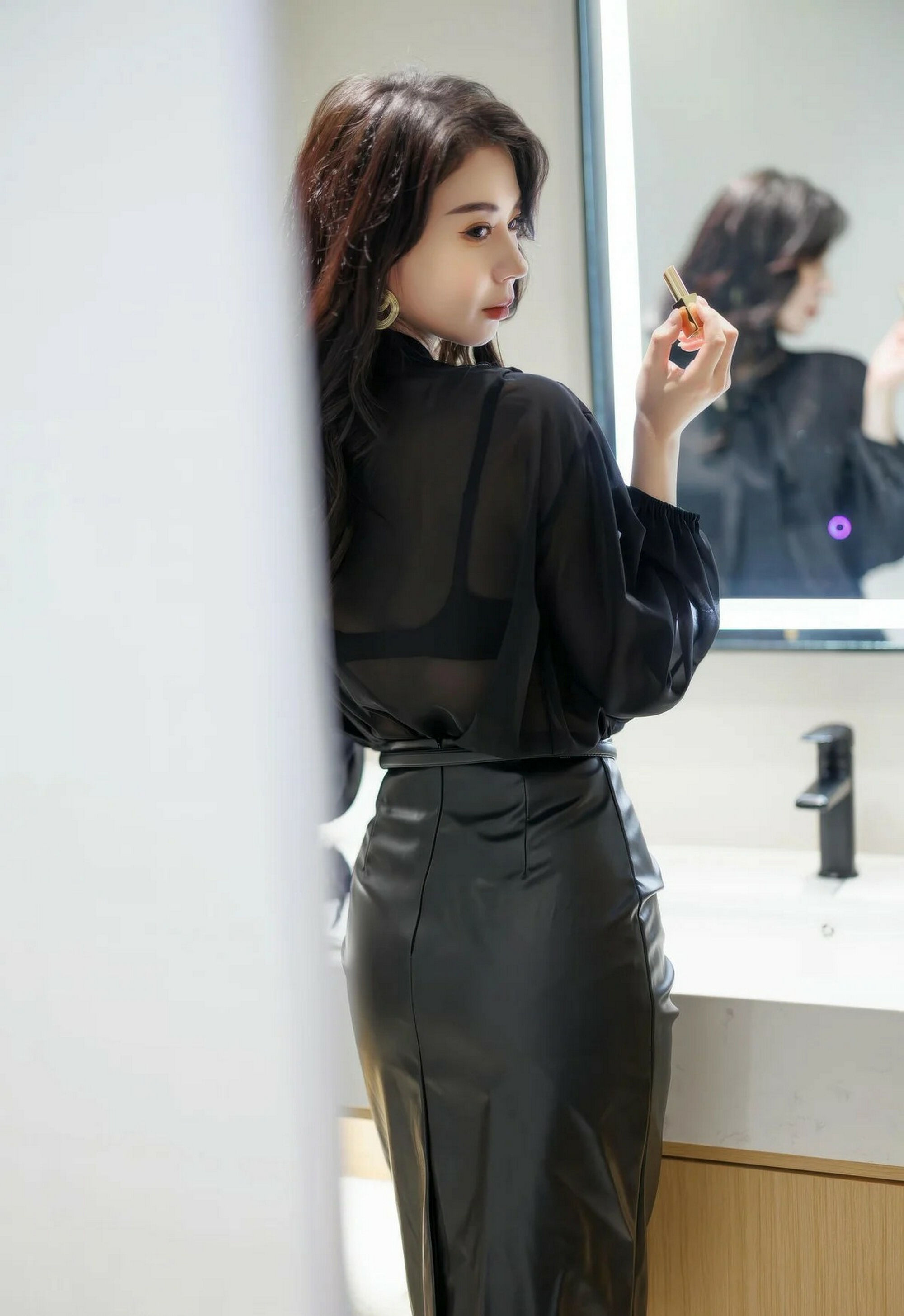 [XiuRen秀人网] 2026.01.29 No.11291 心玥 黑色皮裙 魅惑黑丝 性感写真 [90+1P]