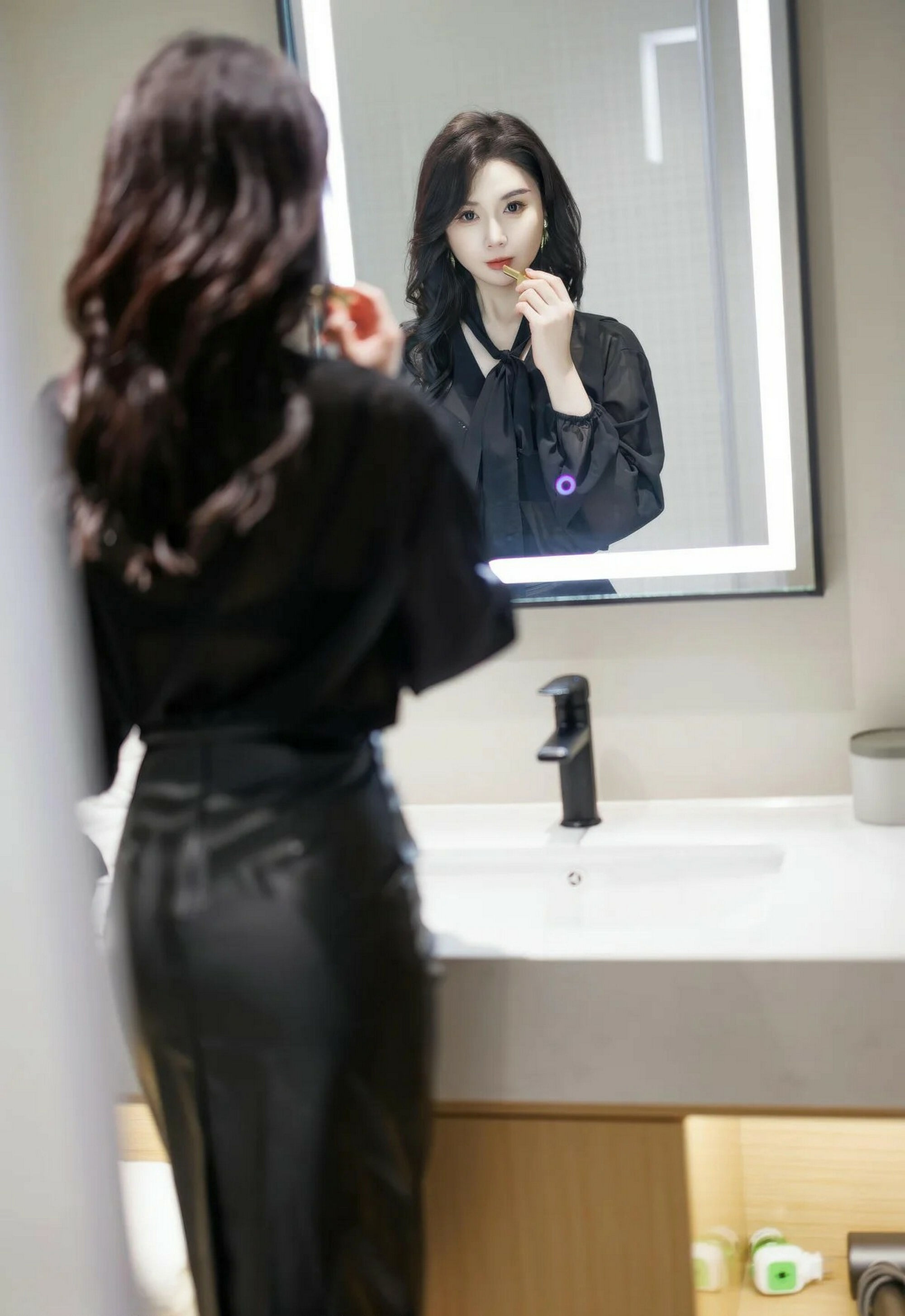 [XiuRen秀人网] 2026.01.29 No.11291 心玥 黑色皮裙 魅惑黑丝 性感写真 [90+1P]