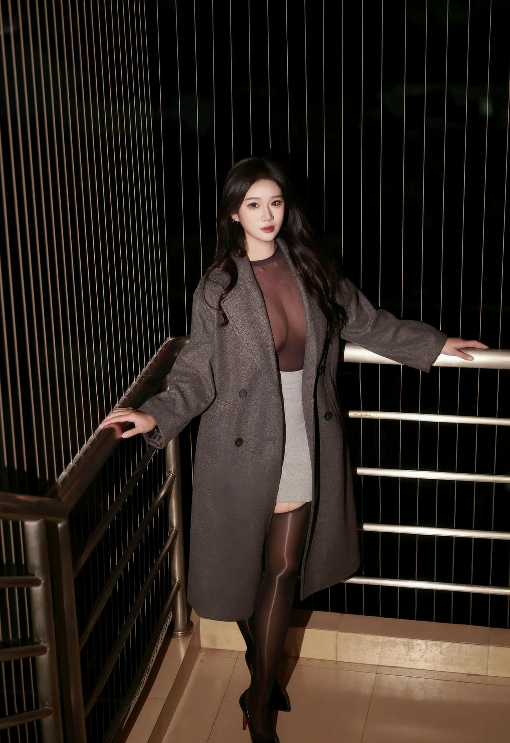 [XiuRen秀人网] 2026.01.30 No.11296 南乔 黑色连体丝袜 性感写真 [73+1P]