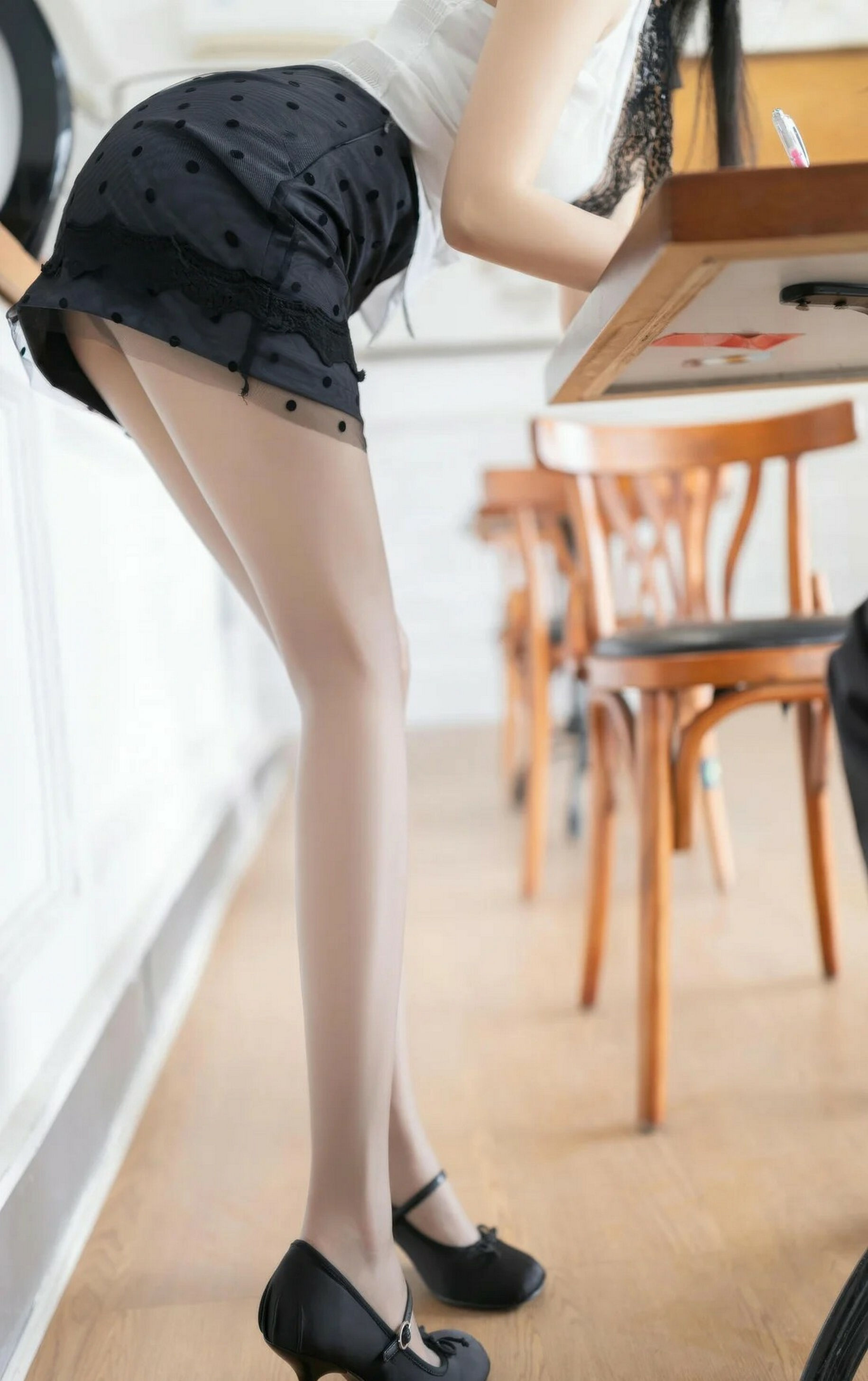 [XiuRen秀人网] 2026.01.30 No.11304 鱼子酱Fish 黑色短裙 灰色丝袜 性感写真 [76+1P]