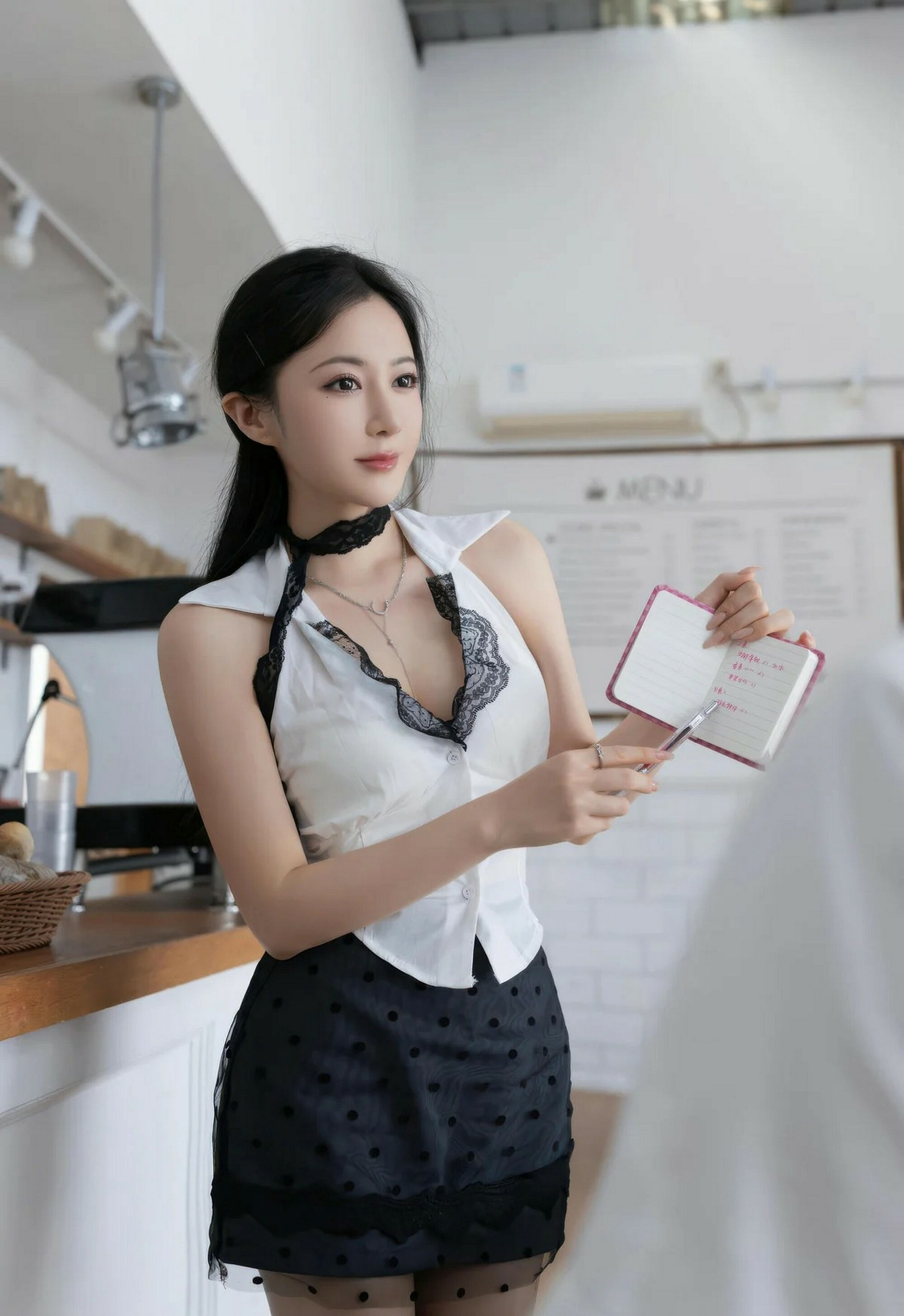 [XiuRen秀人网] 2026.01.30 No.11304 鱼子酱Fish 黑色短裙 灰色丝袜 性感写真 [76+1P]