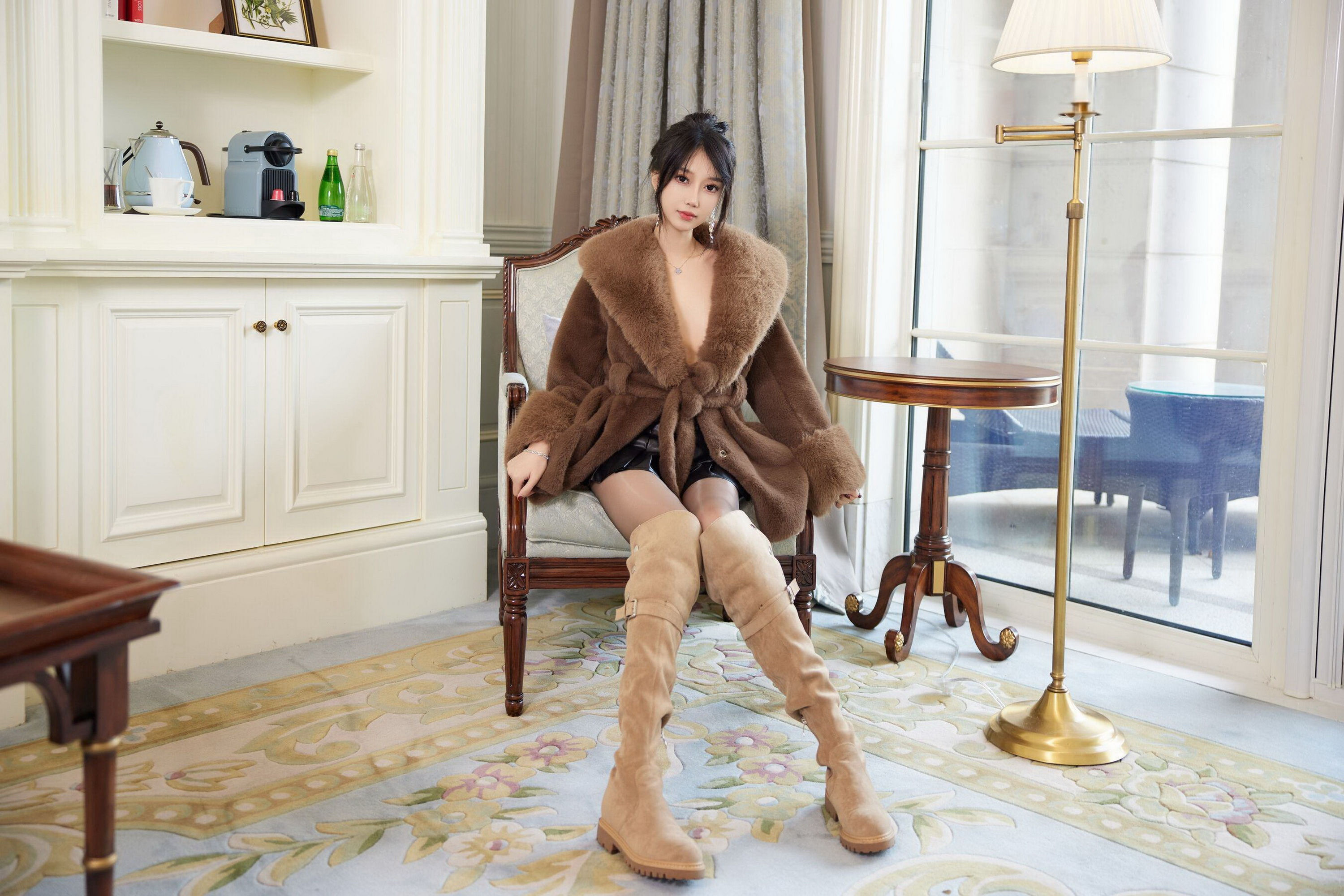 [秀人内购] 玥儿玥 诱人私拍福利 黑丝长靴